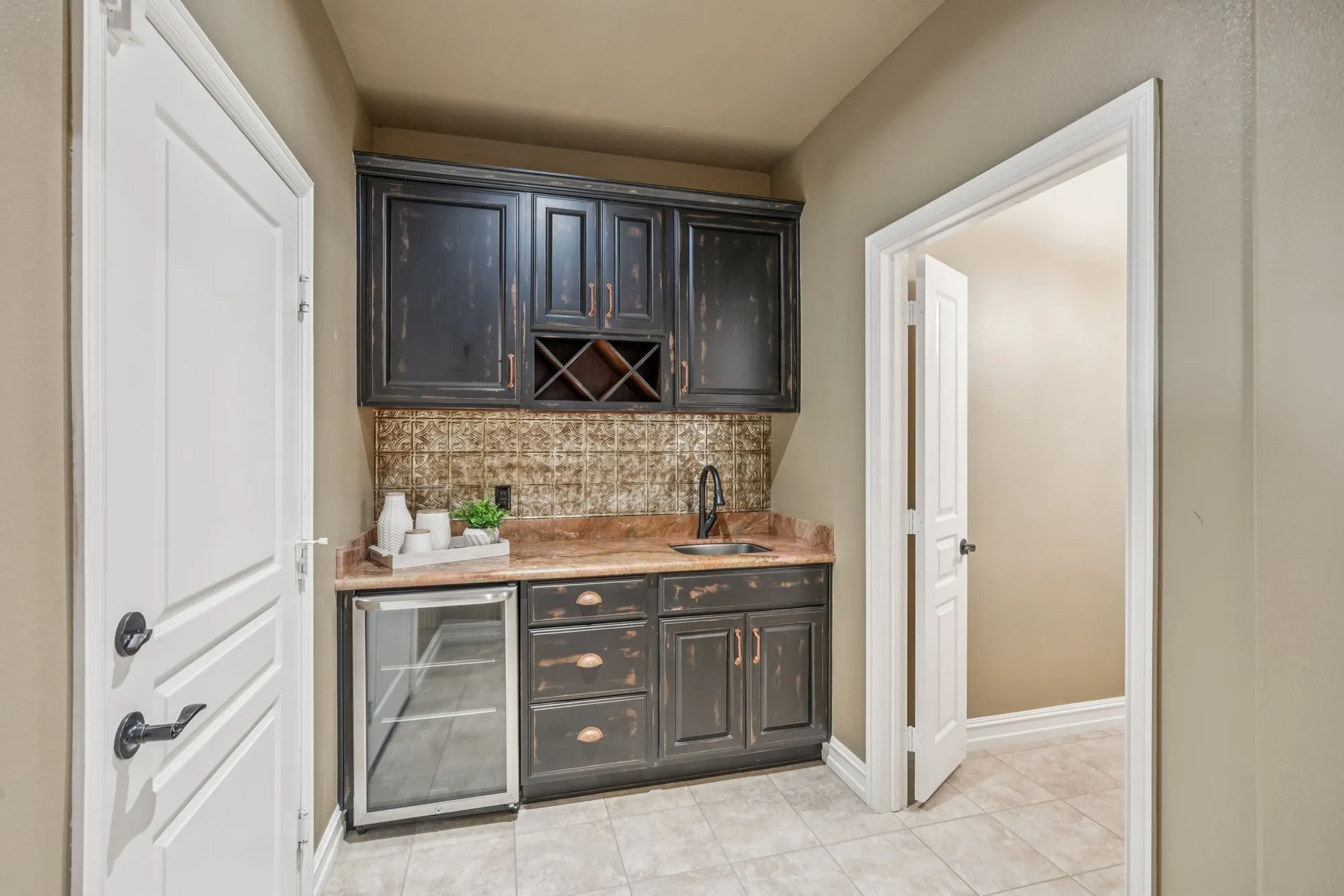 Property Slideshow image 12 of 31 | 1728 hacienda heights ln, Frisco, TX, 75036