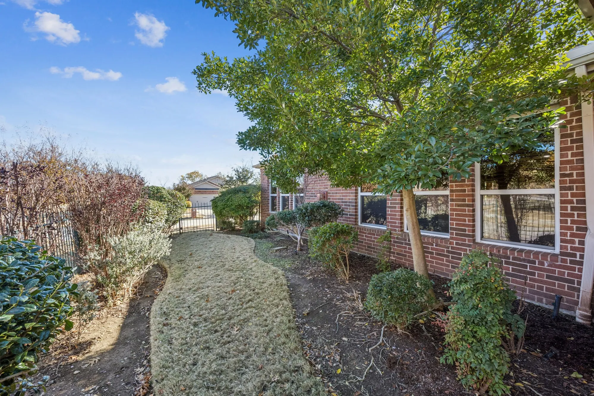 Property Slideshow image 25 of 31 | 1728 hacienda heights ln, Frisco, TX, 75036