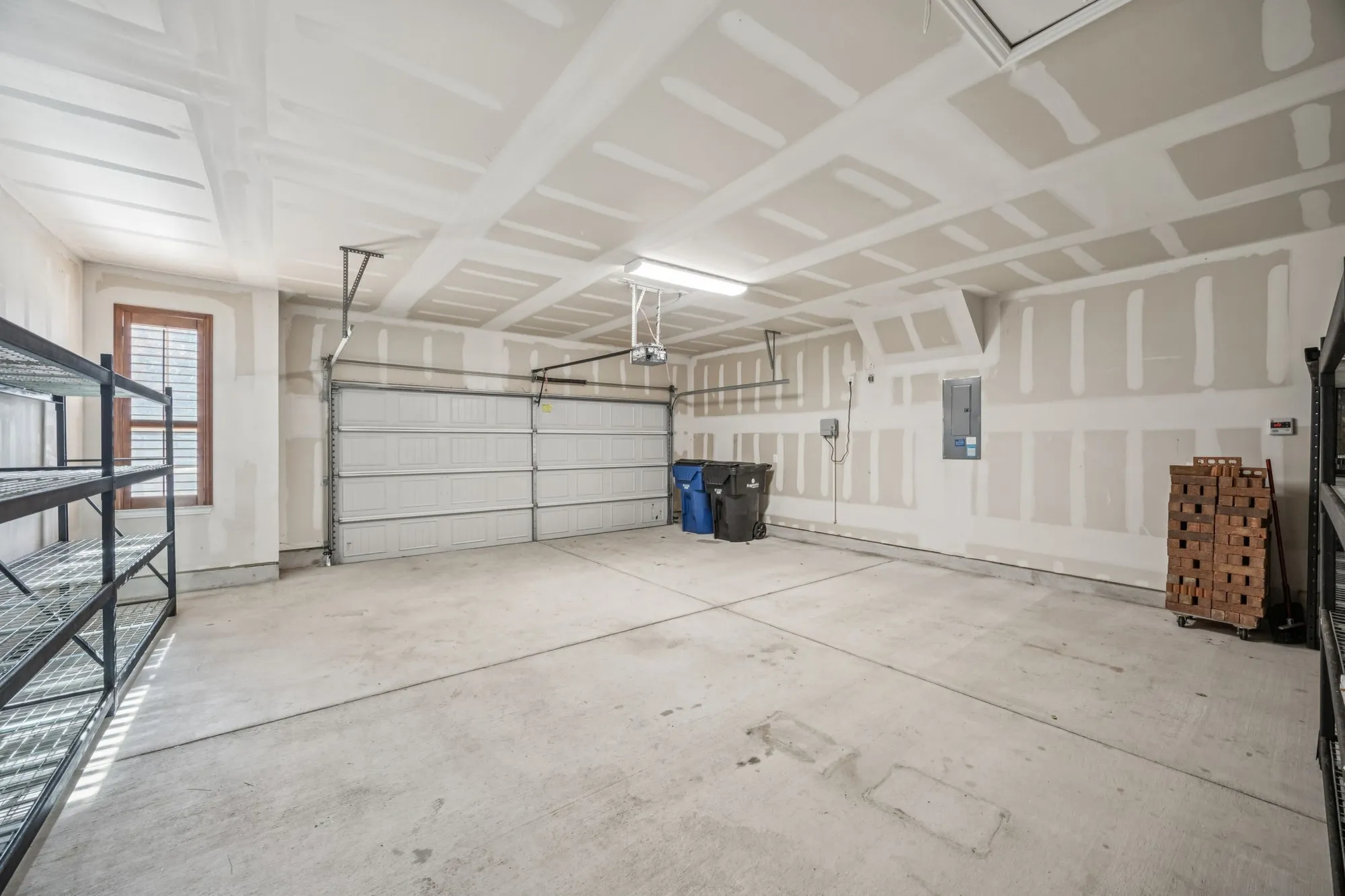 Property Slideshow image 26 of 31 | 1728 hacienda heights ln, Frisco, TX, 75036