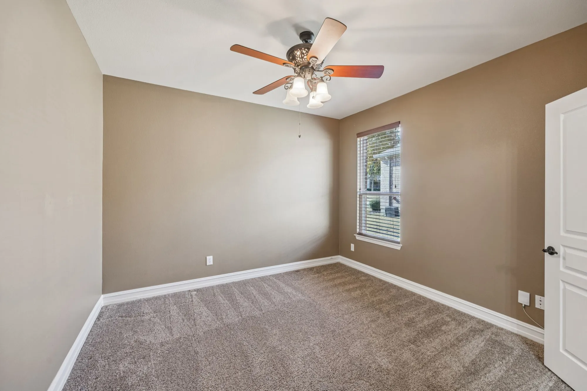Property Slideshow image 22 of 31 | 1728 hacienda heights ln, Frisco, TX, 75036