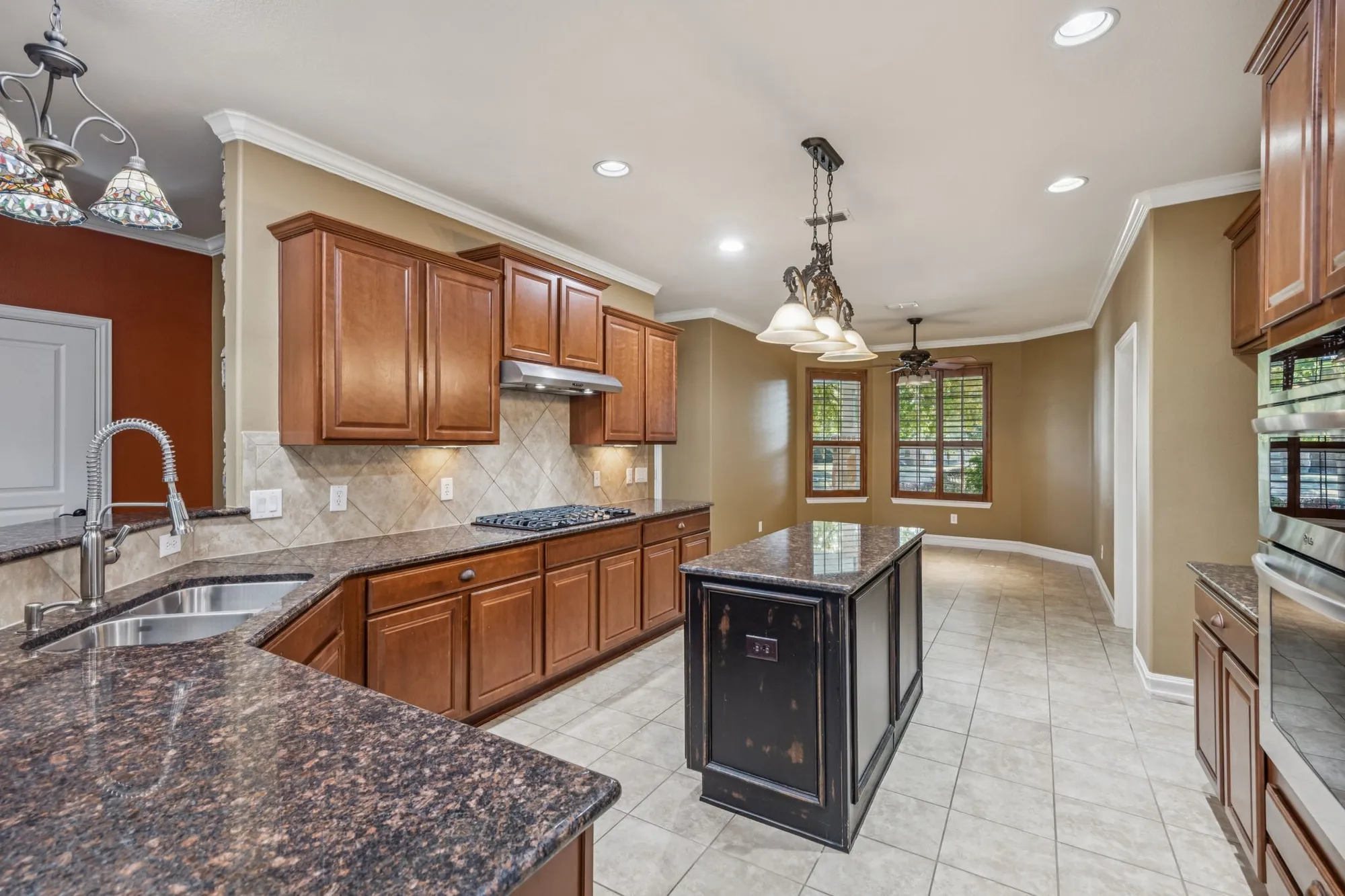 Property Slideshow image 9 of 31 | 1728 hacienda heights ln, Frisco, TX, 75036