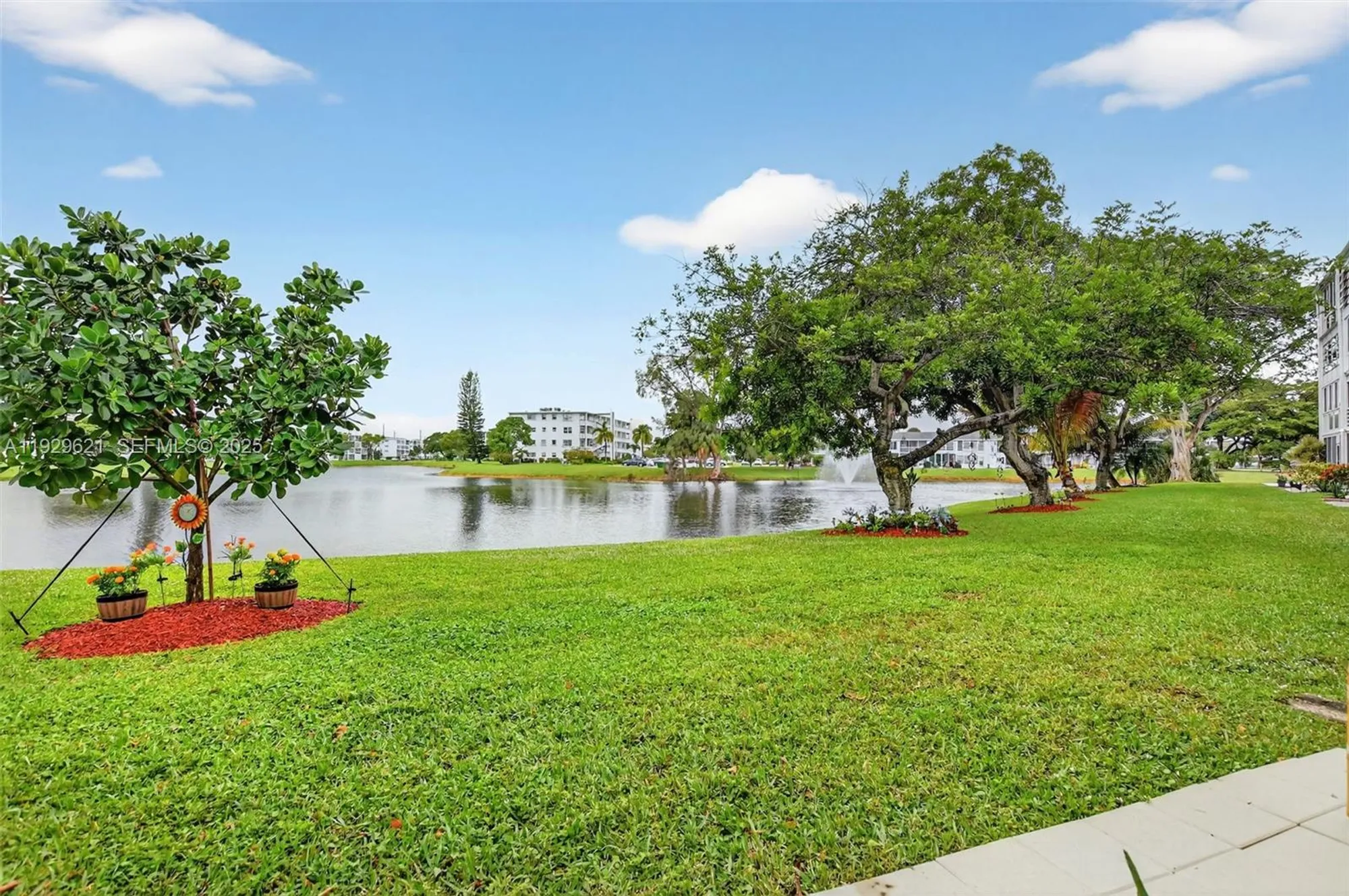 Property Slideshow image 4 of 32 | 1008 farnham n # 1008, Deerfield Beach, FL, 33442