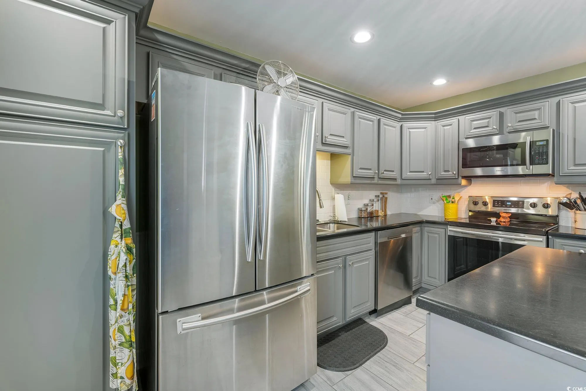 Property Slideshow image 7 of 35 | 6674 wisteria dr, Myrtle Beach, SC, 29588