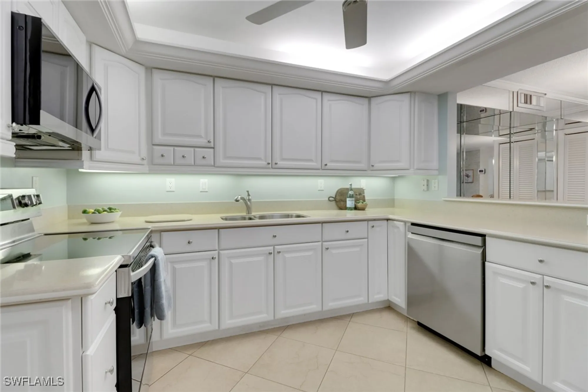 Property Slideshow image 2 of 34 | 3399 gulf shore blvd 303, Naples, FL, 34103
