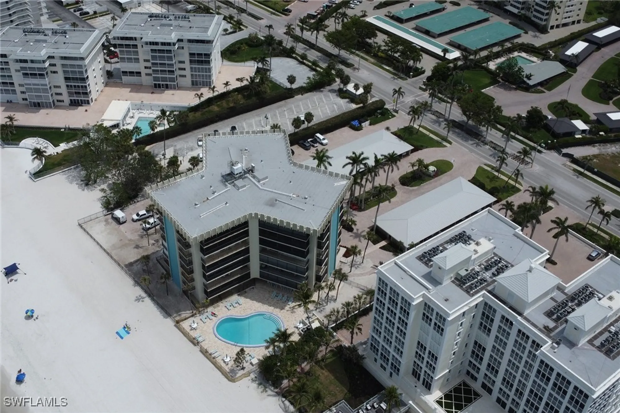 Property Slideshow image 23 of 34 | 3399 gulf shore blvd 303, Naples, FL, 34103