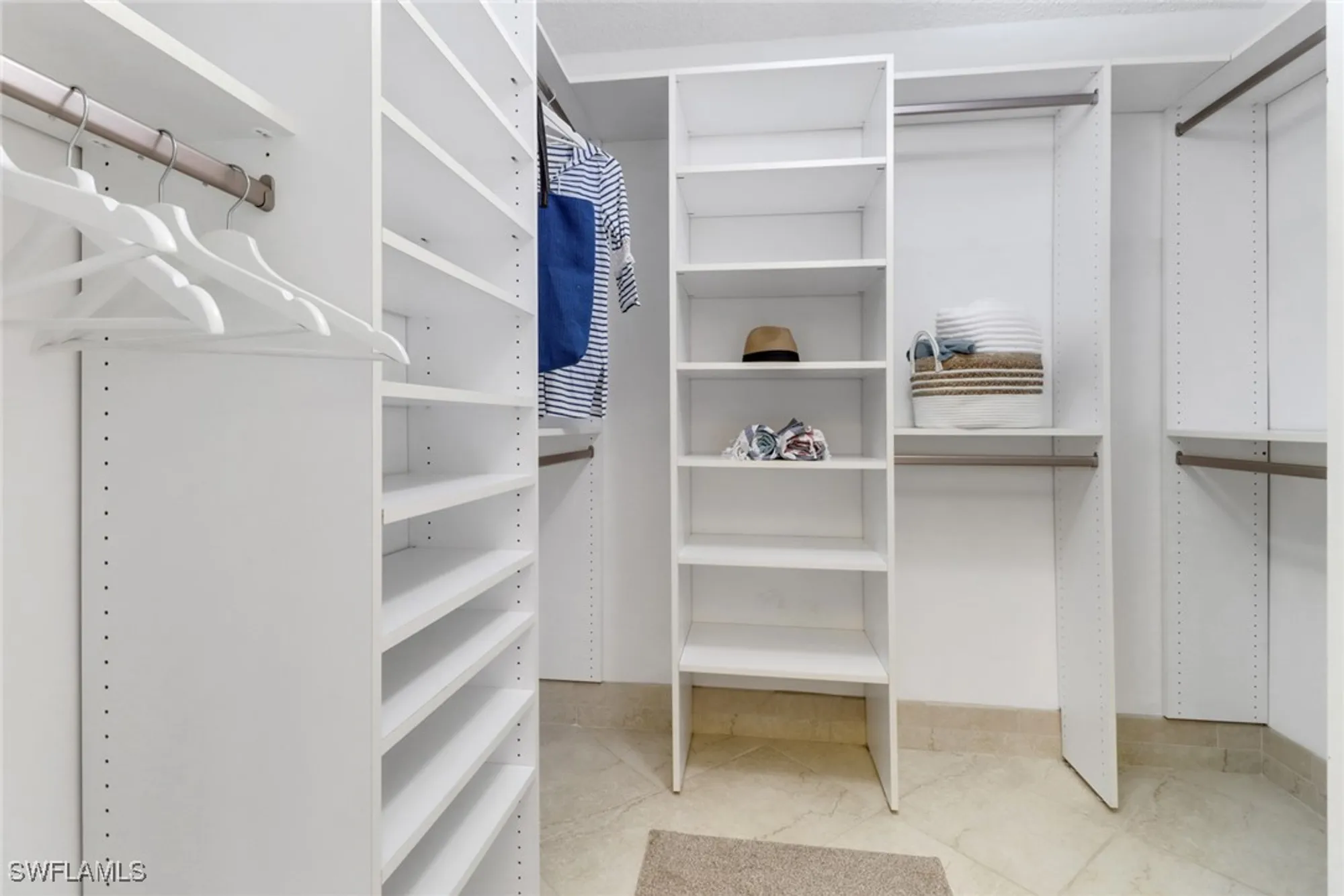 Property Slideshow image 8 of 34 | 3399 gulf shore blvd 303, Naples, FL, 34103