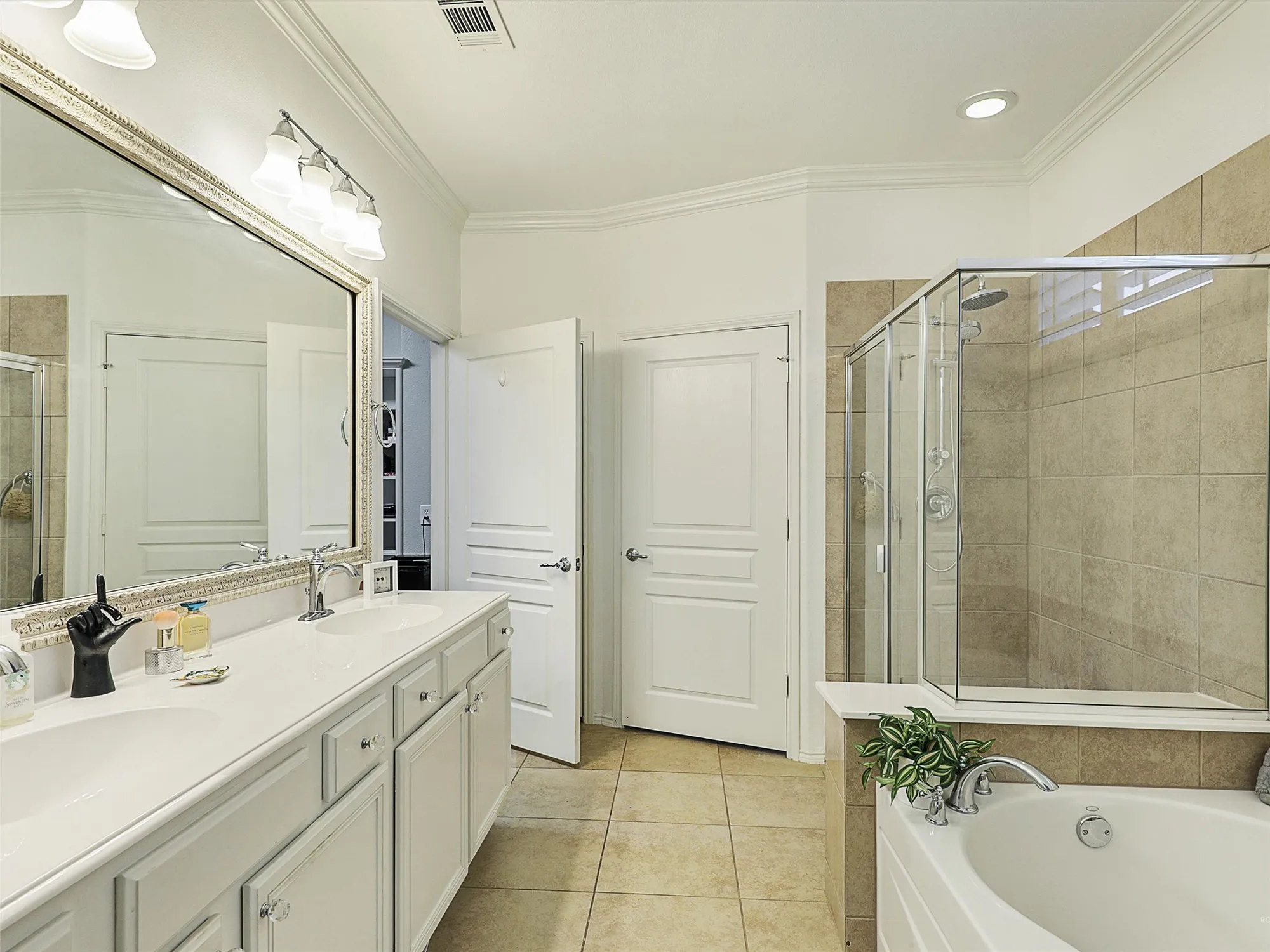 Property Slideshow image 19 of 38 | 6073 prairie bend ln, Frisco, TX, 75036