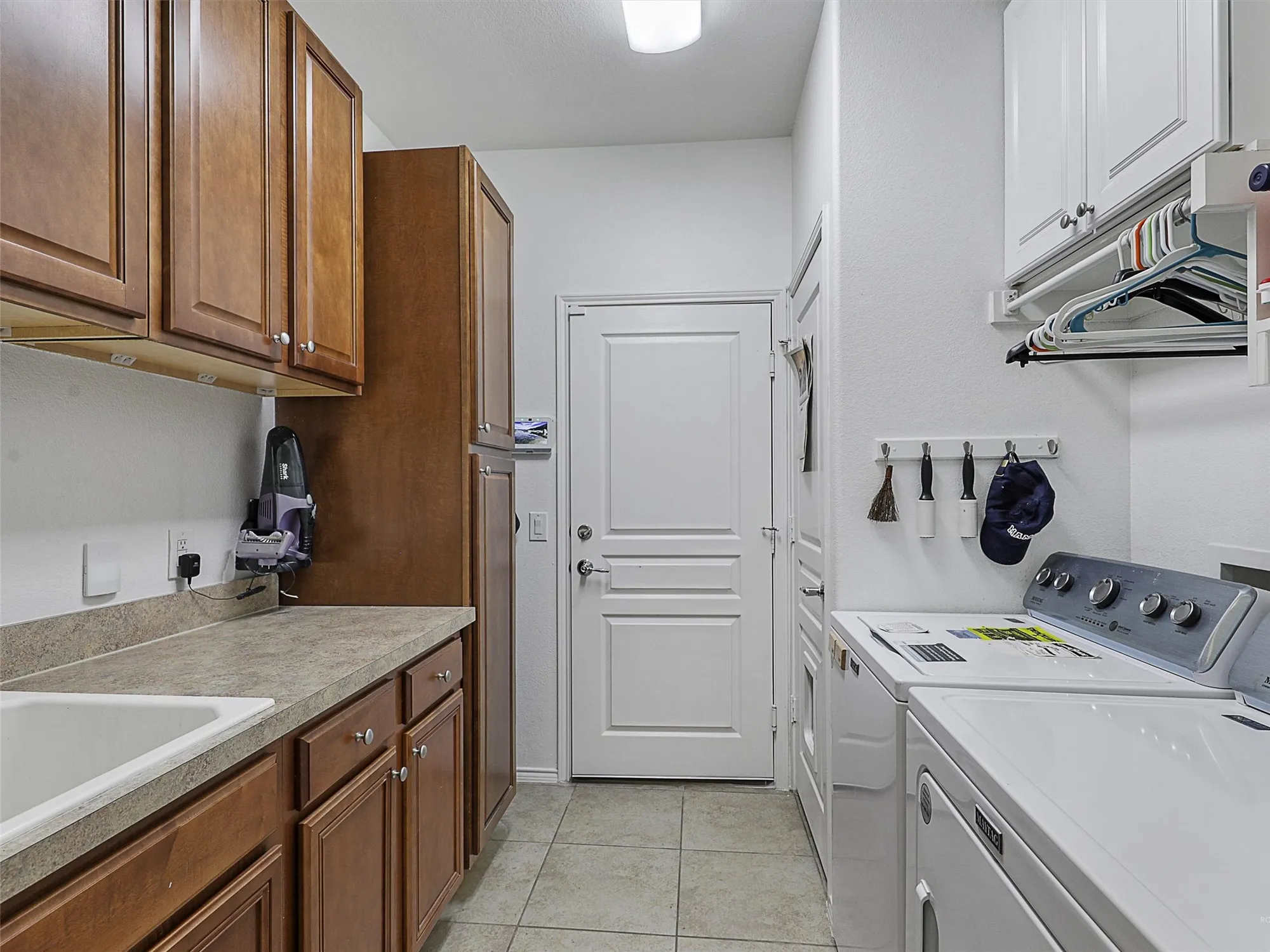 Property Slideshow image 24 of 38 | 6073 prairie bend ln, Frisco, TX, 75036