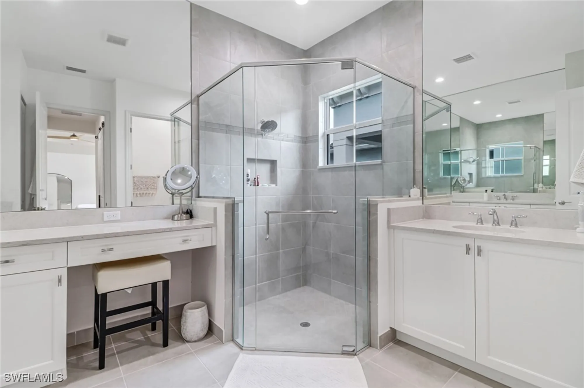 Property Slideshow image 18 of 43 | 28485 capraia dr, Bonita Springs, FL, 34135