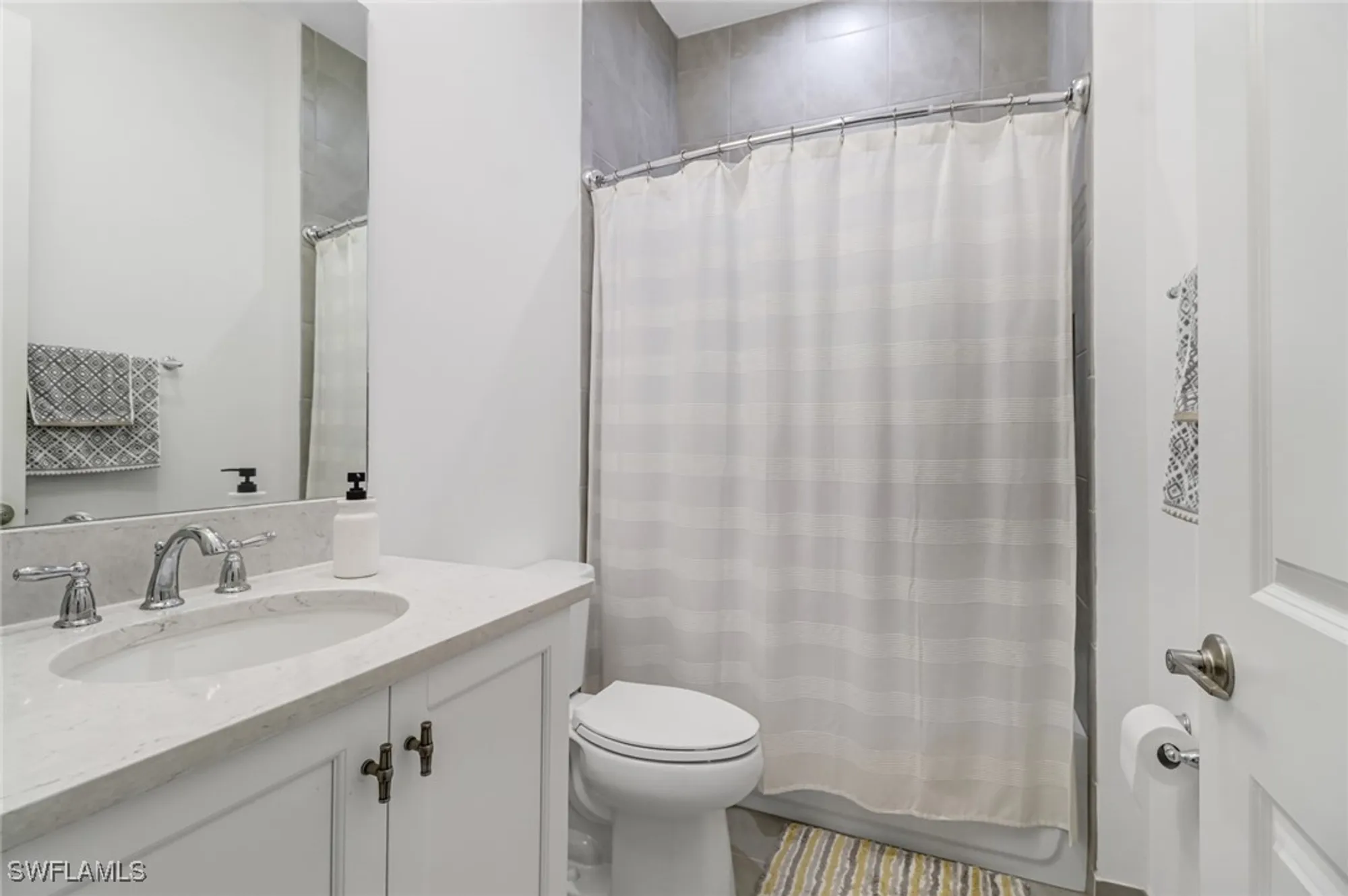 Property Slideshow image 21 of 43 | 28485 capraia dr, Bonita Springs, FL, 34135