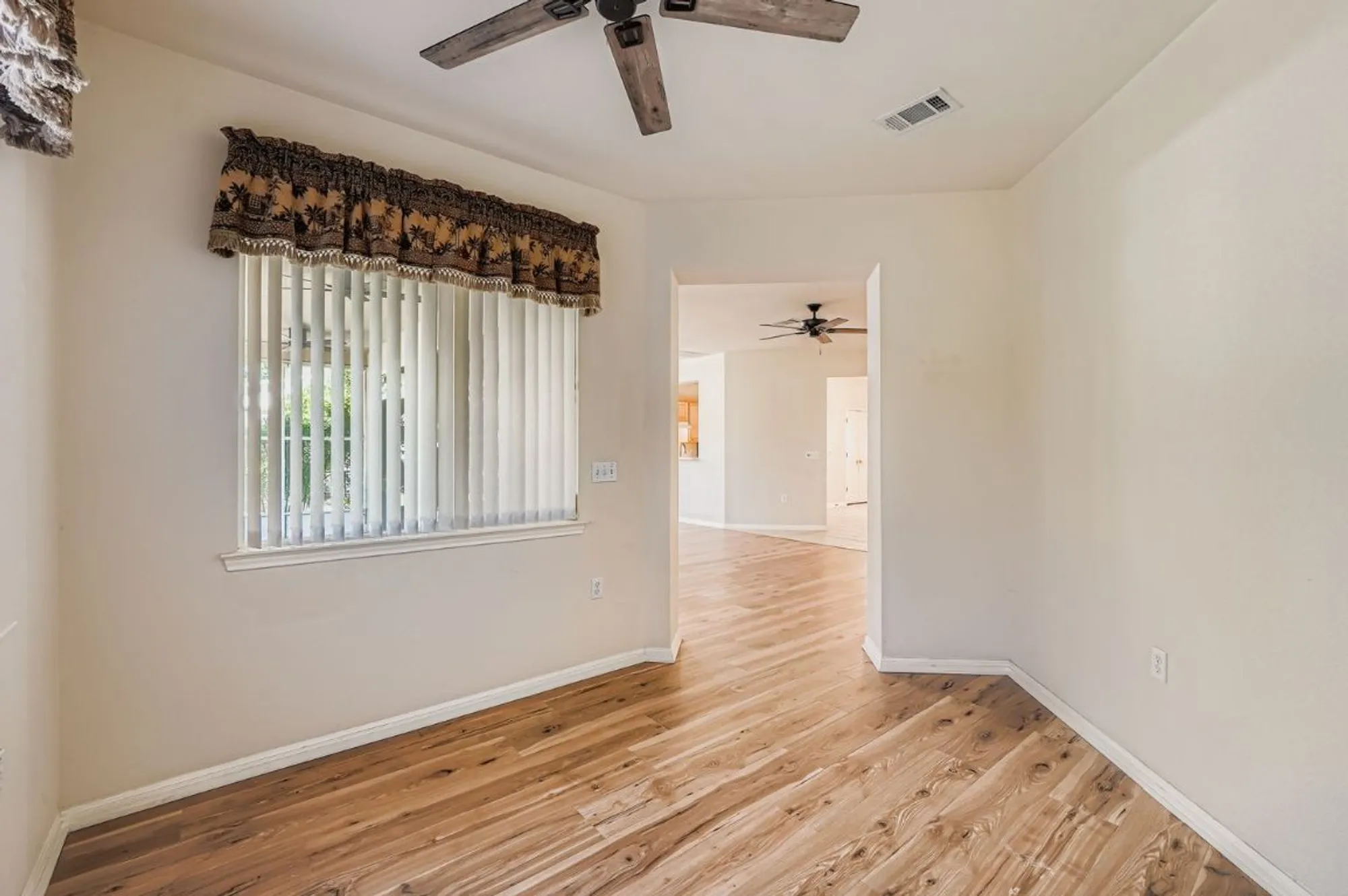 Property Slideshow image 15 of 29 | 102 lubbock dr, Georgetown, TX, 78633