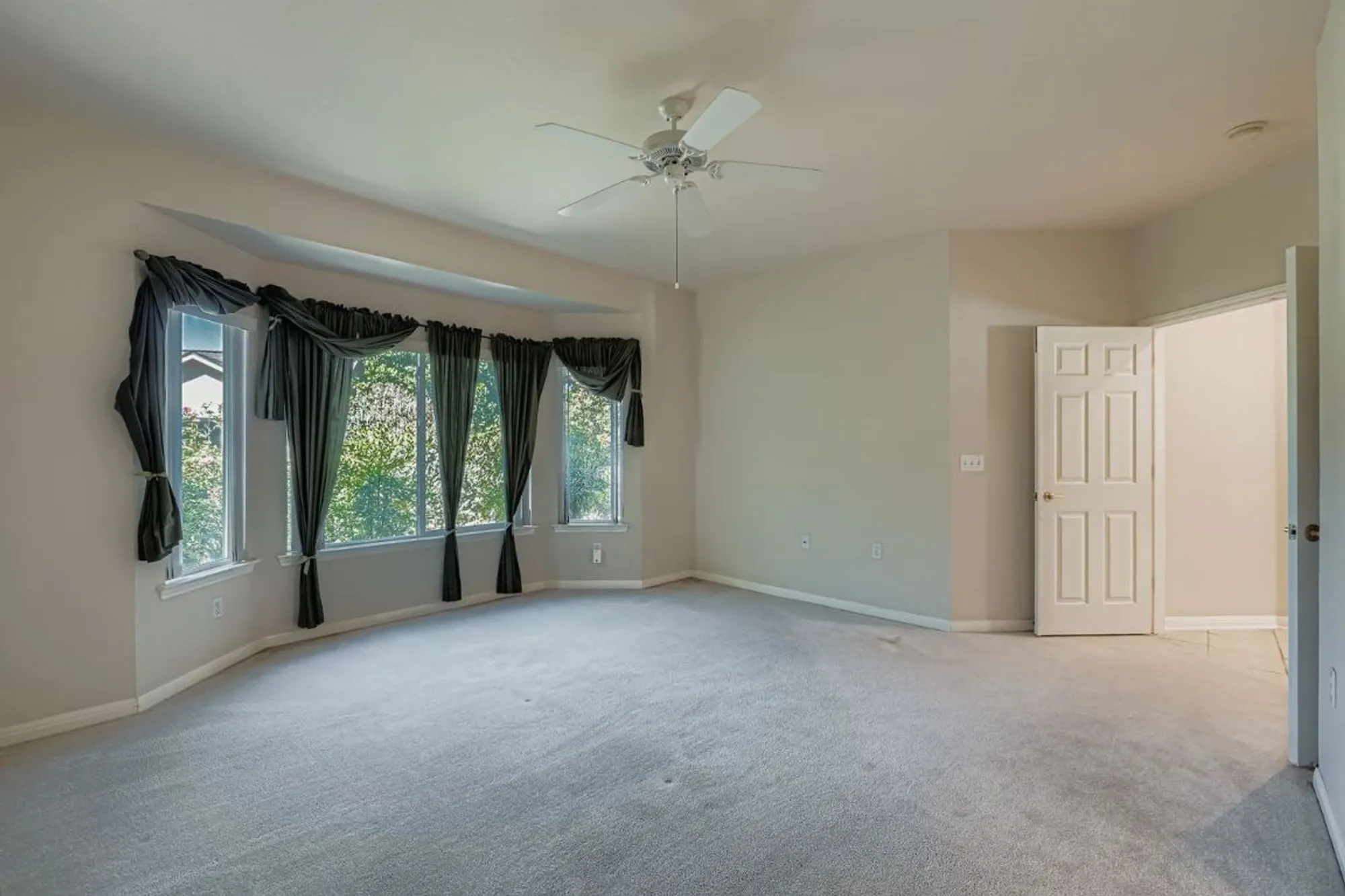 Property Slideshow image 17 of 29 | 102 lubbock dr, Georgetown, TX, 78633