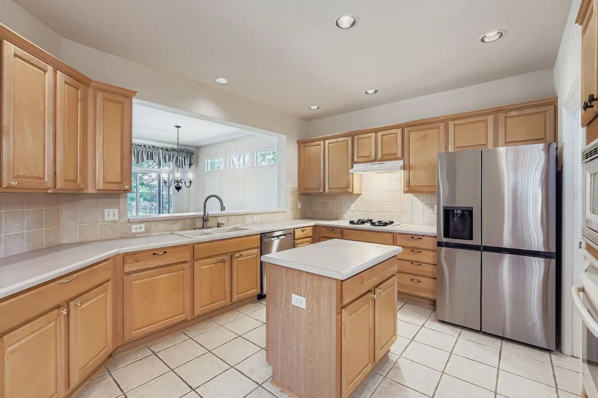 Property Slideshow image 11 of 29 | 102 lubbock dr, Georgetown, TX, 78633