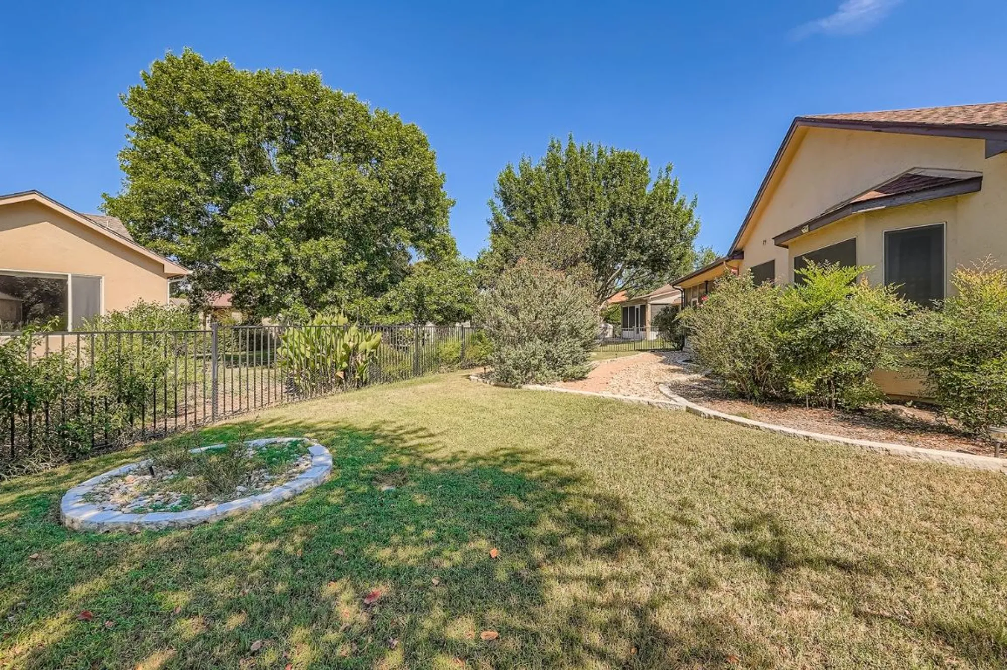 Property Slideshow image 27 of 29 | 102 lubbock dr, Georgetown, TX, 78633