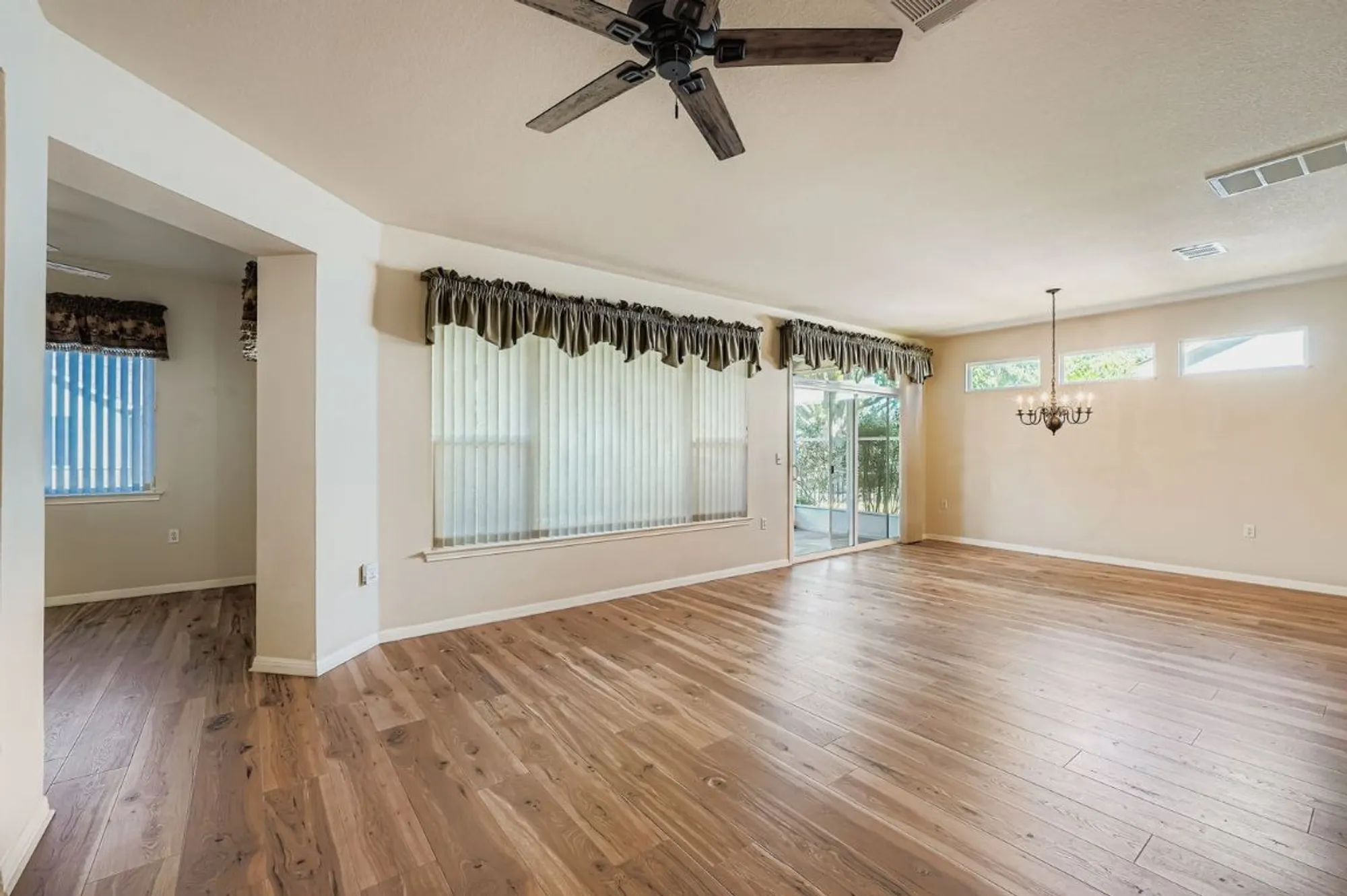 Property Slideshow image 5 of 29 | 102 lubbock dr, Georgetown, TX, 78633