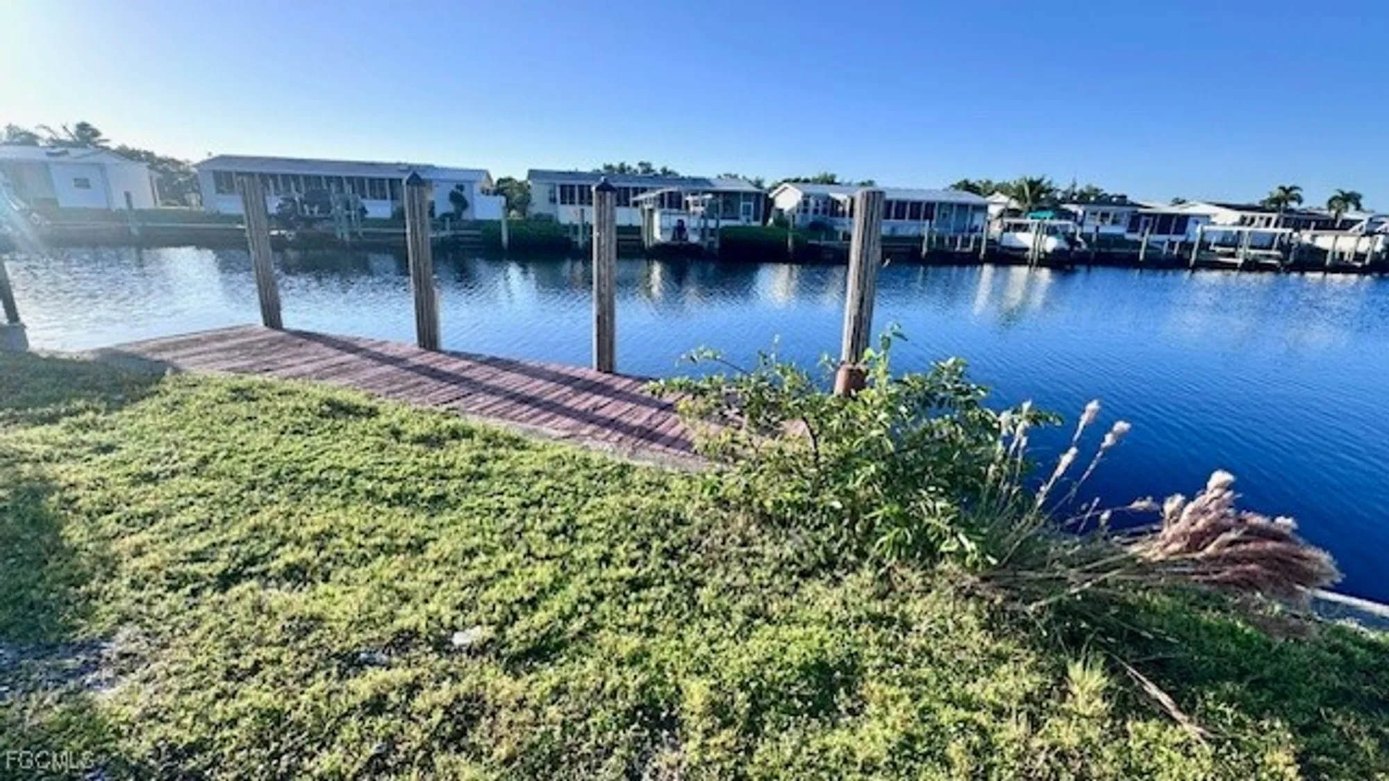 Property Slideshow image 6 of 39 | 5563 sir walter way, North Fort Myers, FL, 33917