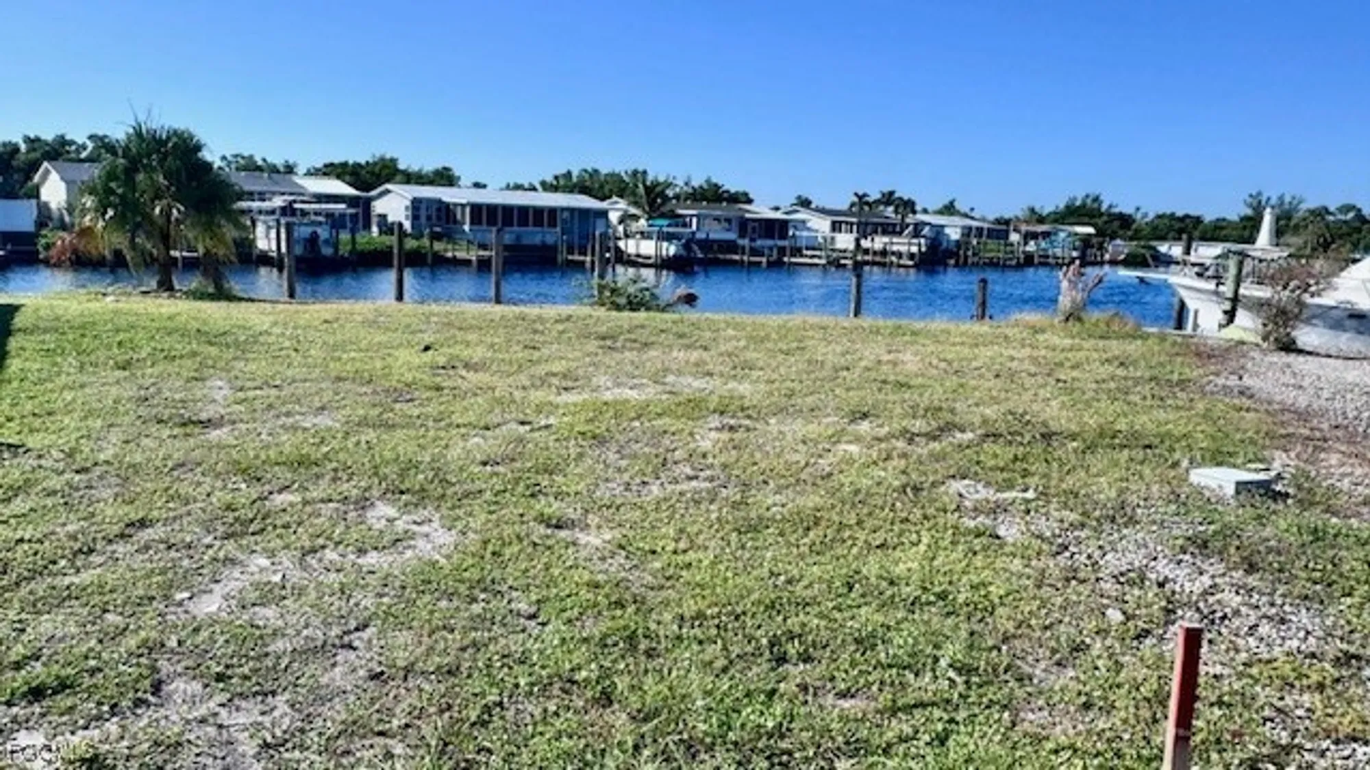 Property Slideshow image 7 of 39 | 5563 sir walter way, North Fort Myers, FL, 33917