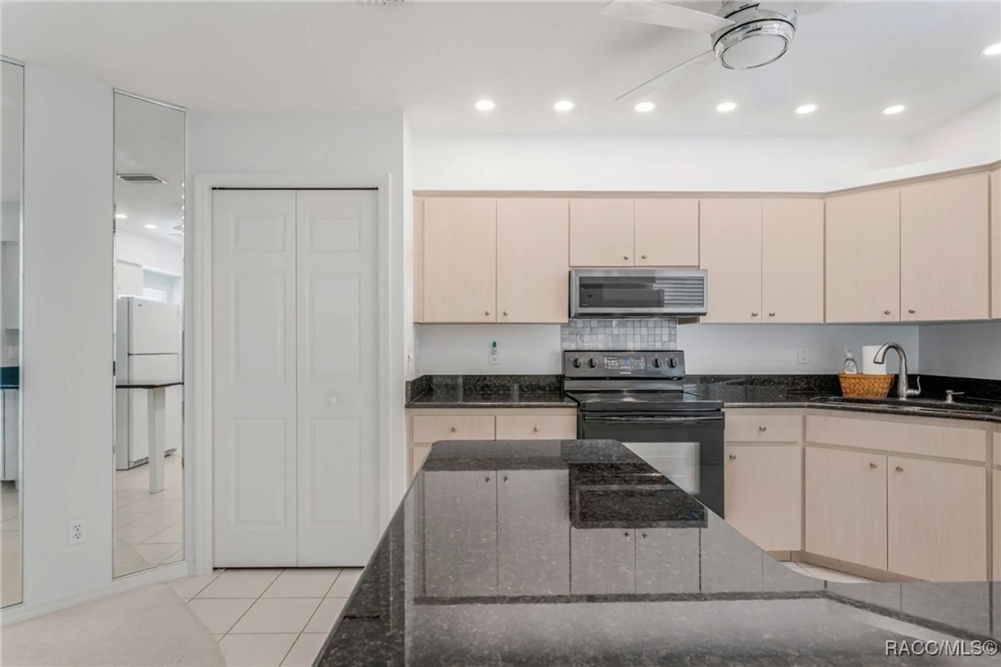 Property Slideshow image 10 of 55 | 805 inverie dr, Inverness, FL, 34453