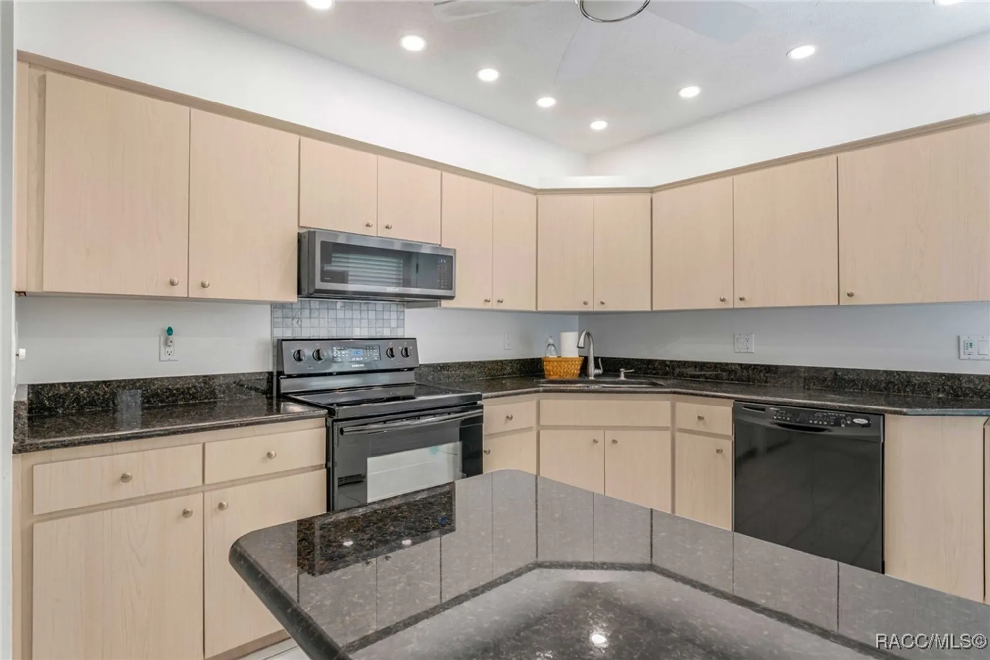 Property Slideshow image 11 of 55 | 805 inverie dr, Inverness, FL, 34453