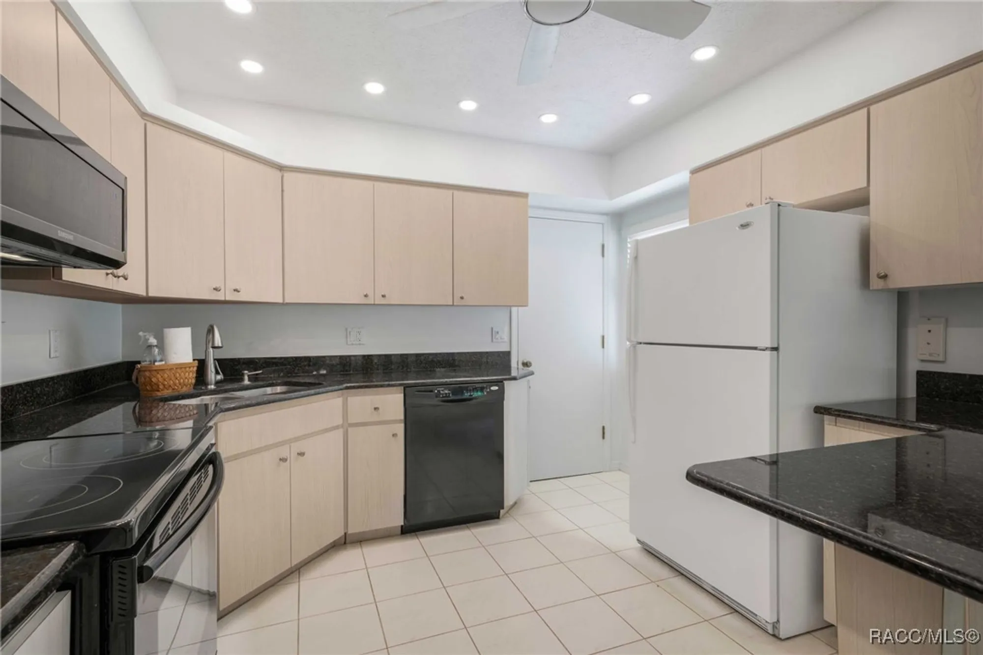 Property Slideshow image 12 of 55 | 805 inverie dr, Inverness, FL, 34453