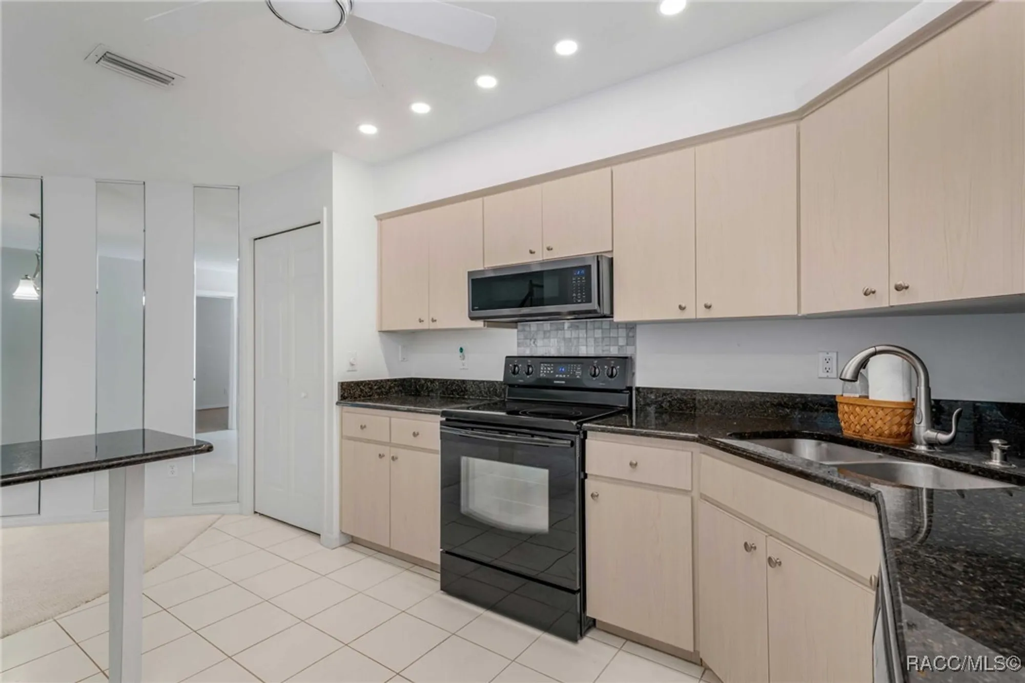 Property Slideshow image 13 of 55 | 805 inverie dr, Inverness, FL, 34453