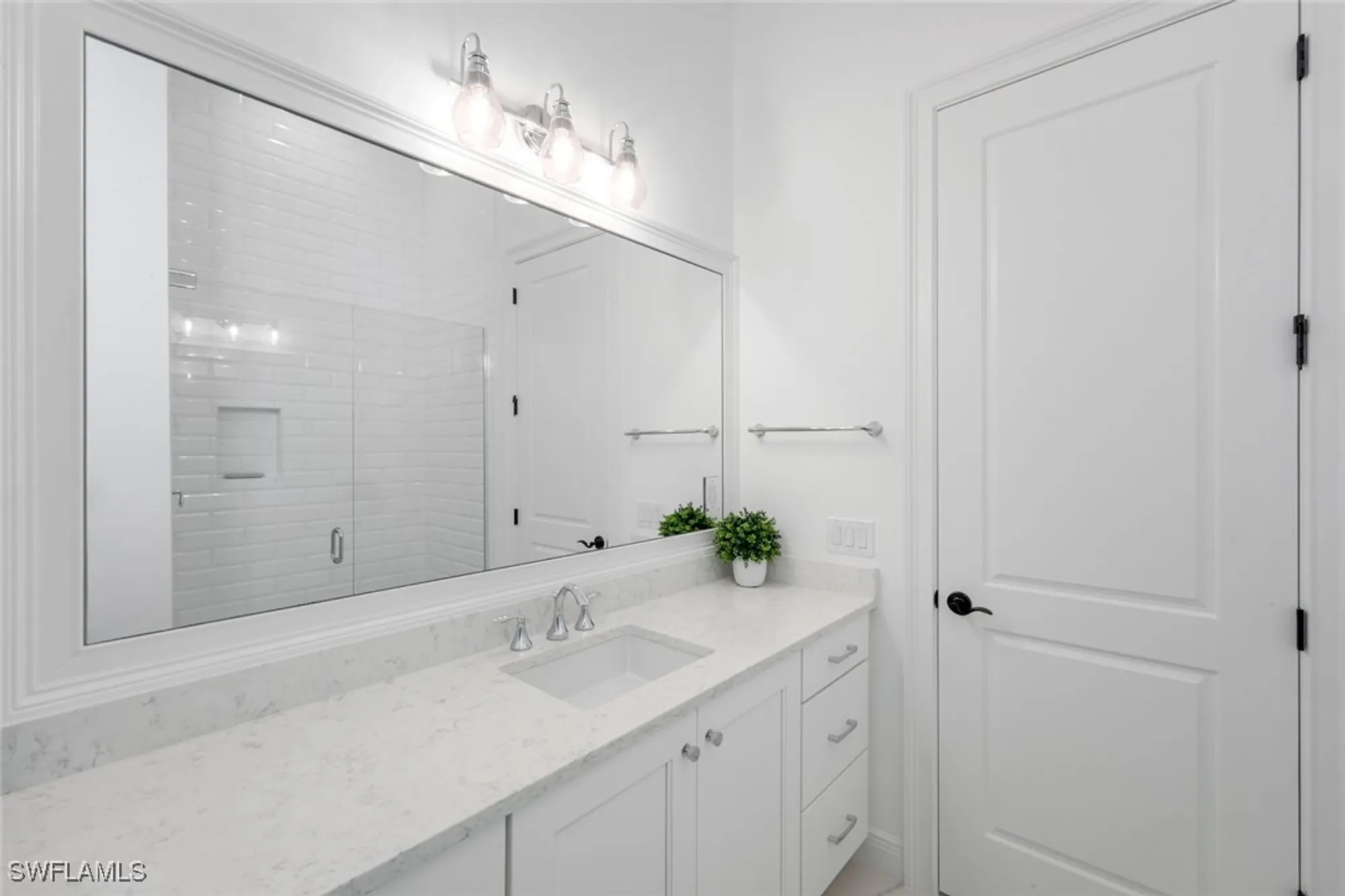 Property Slideshow image 16 of 47 | 3233 tavolara ln, Naples, FL, 34114