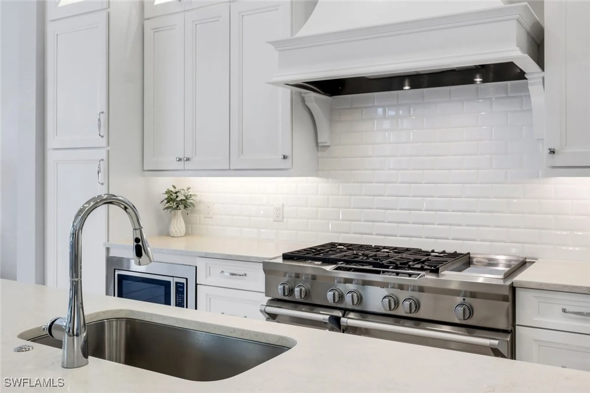 Property Slideshow image 10 of 47 | 3233 tavolara ln, Naples, FL, 34114