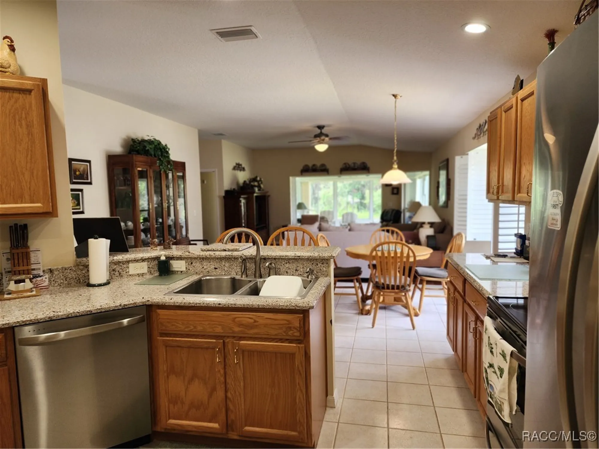 Property Slideshow image 10 of 73 | 1883 w shanelle path, Lecanto, FL, 34461