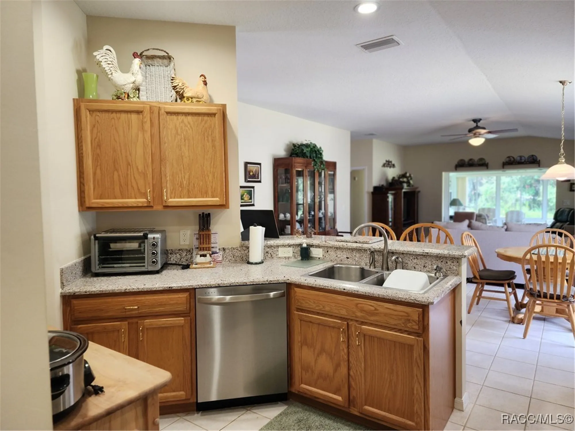 Property Slideshow image 9 of 73 | 1883 w shanelle path, Lecanto, FL, 34461