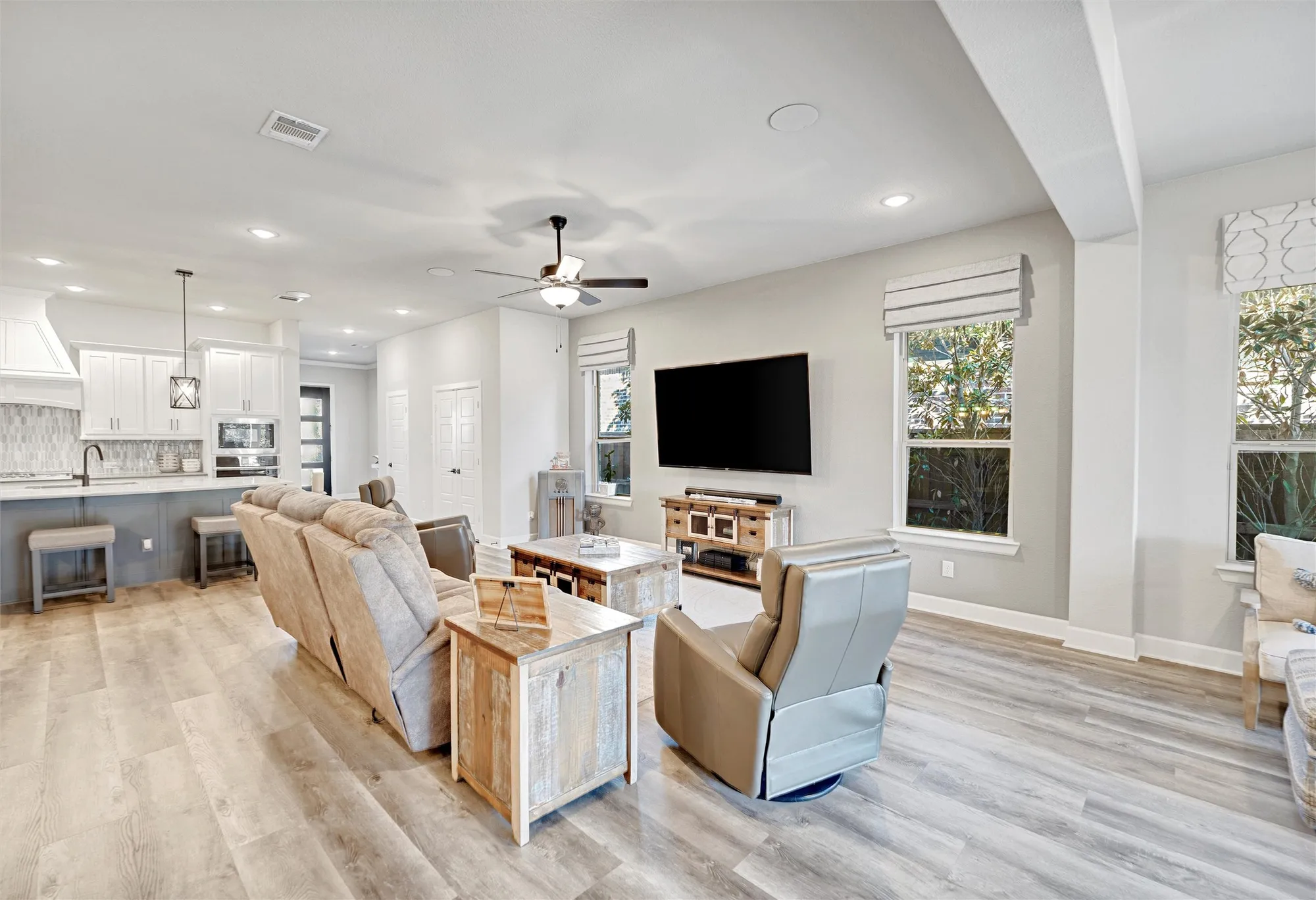 Property Slideshow image 13 of 39 | 4825 beaver creek dr, Arlington, TX, 76005