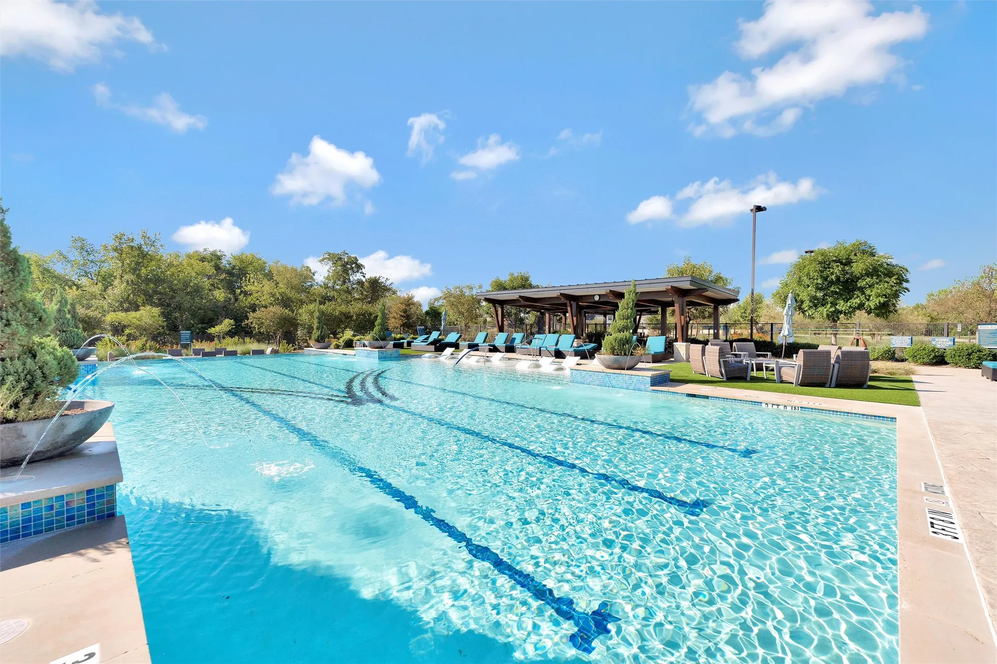 Property Slideshow image 36 of 39 | 4825 beaver creek dr, Arlington, TX, 76005