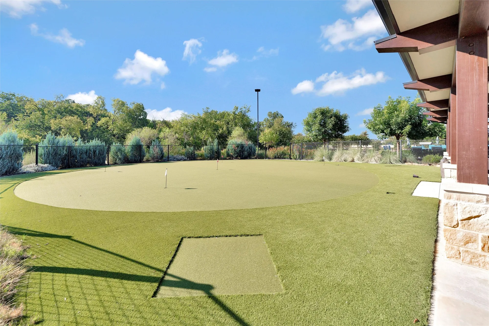 Property Slideshow image 38 of 39 | 4825 beaver creek dr, Arlington, TX, 76005