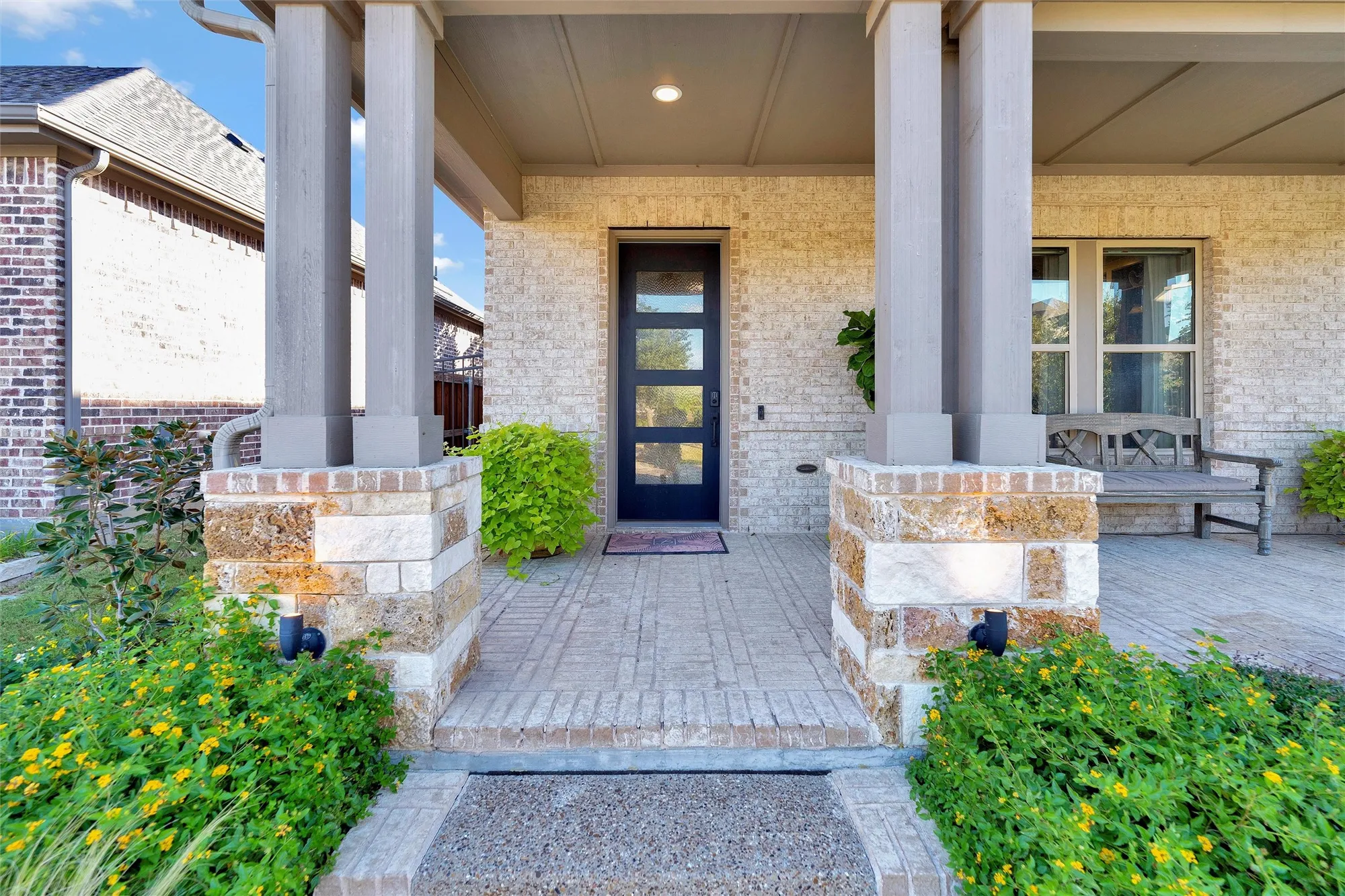 Property Slideshow image 4 of 39 | 4825 beaver creek dr, Arlington, TX, 76005