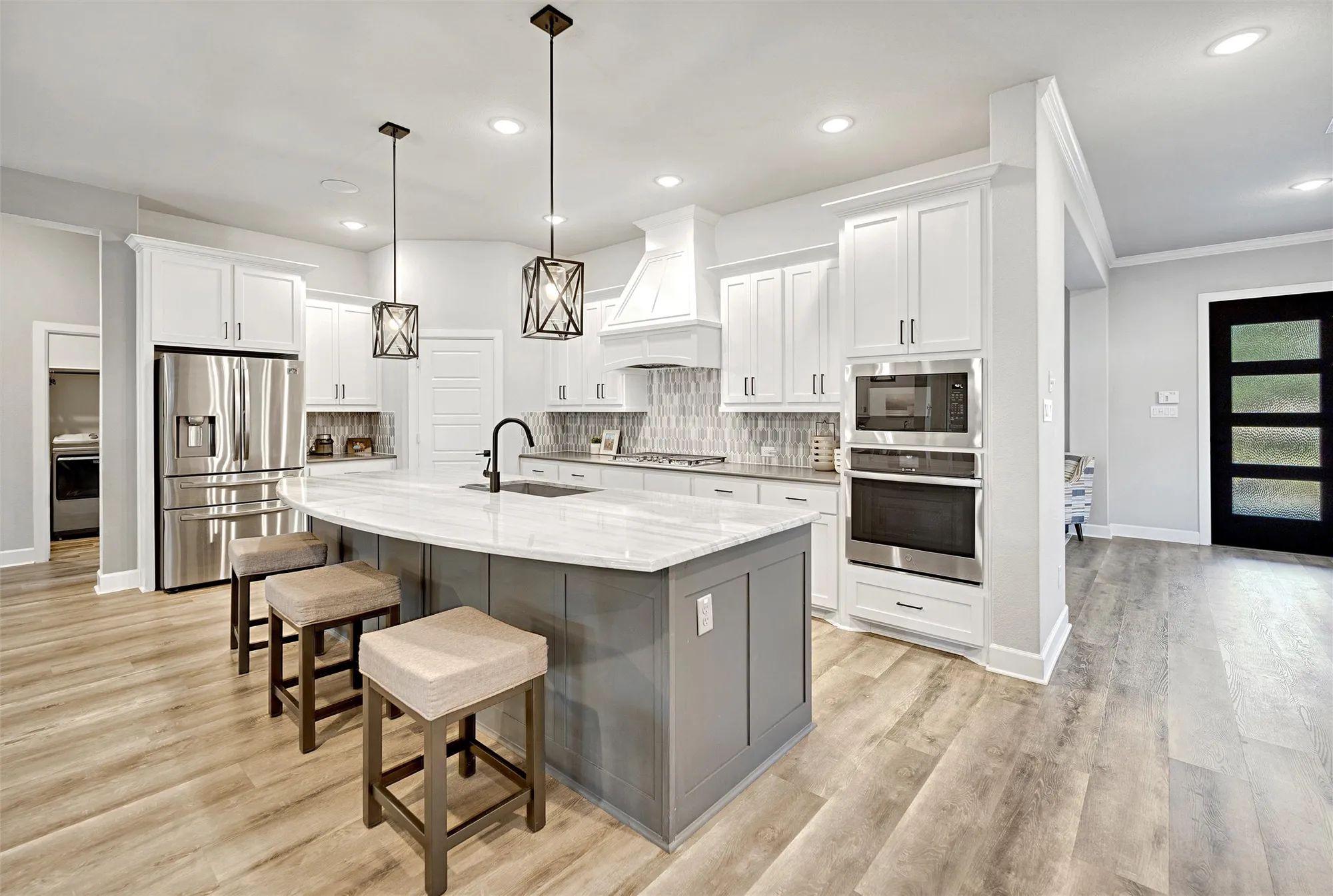 Property Slideshow image 9 of 39 | 4825 beaver creek dr, Arlington, TX, 76005