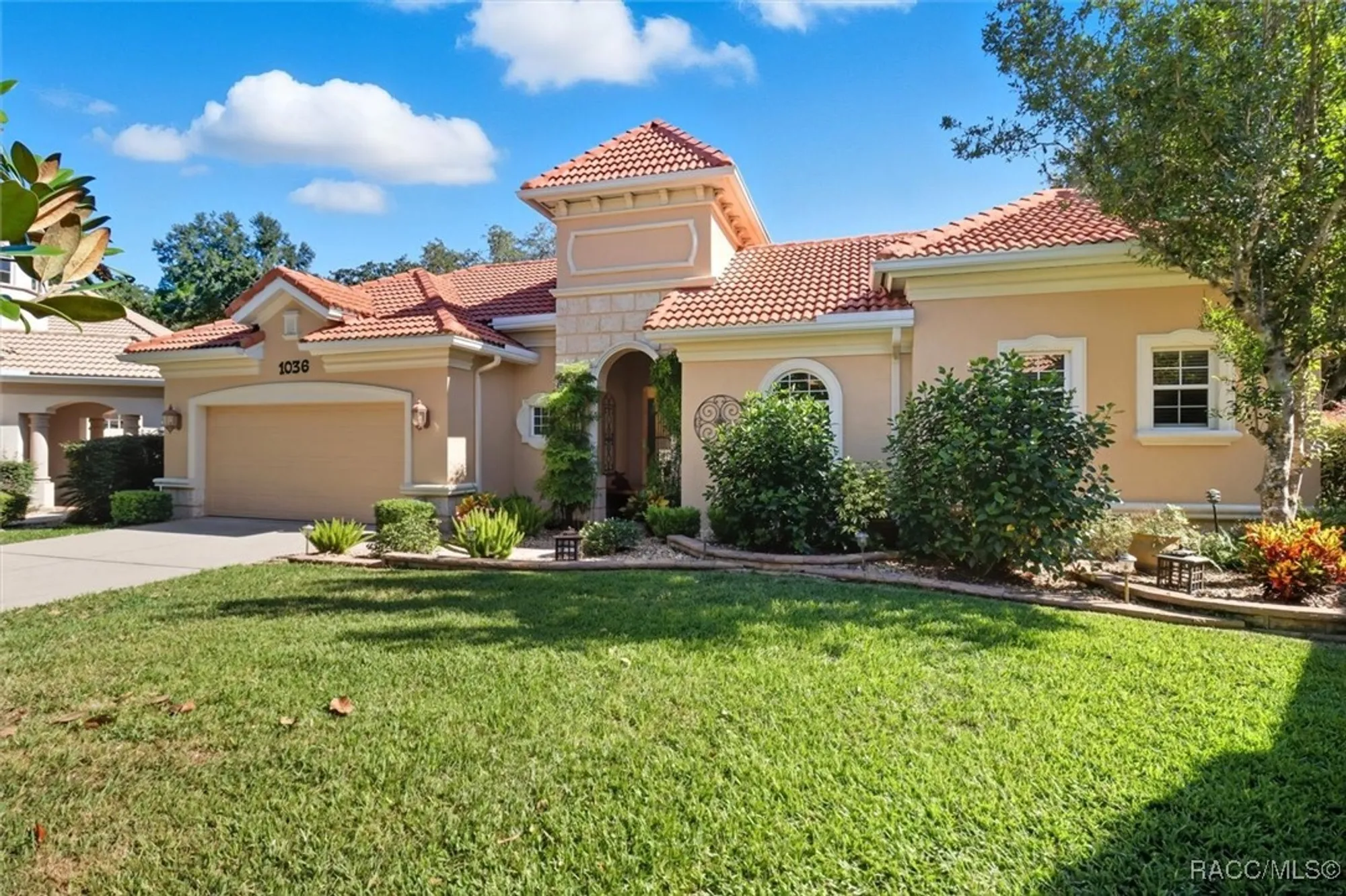 Property Slideshow image 5 of 78 | 1036 w lake valley ct, Hernando, FL, 34442