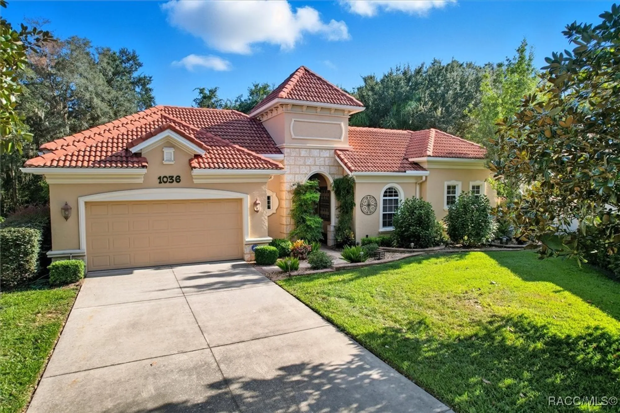 Property Slideshow image 6 of 78 | 1036 w lake valley ct, Hernando, FL, 34442