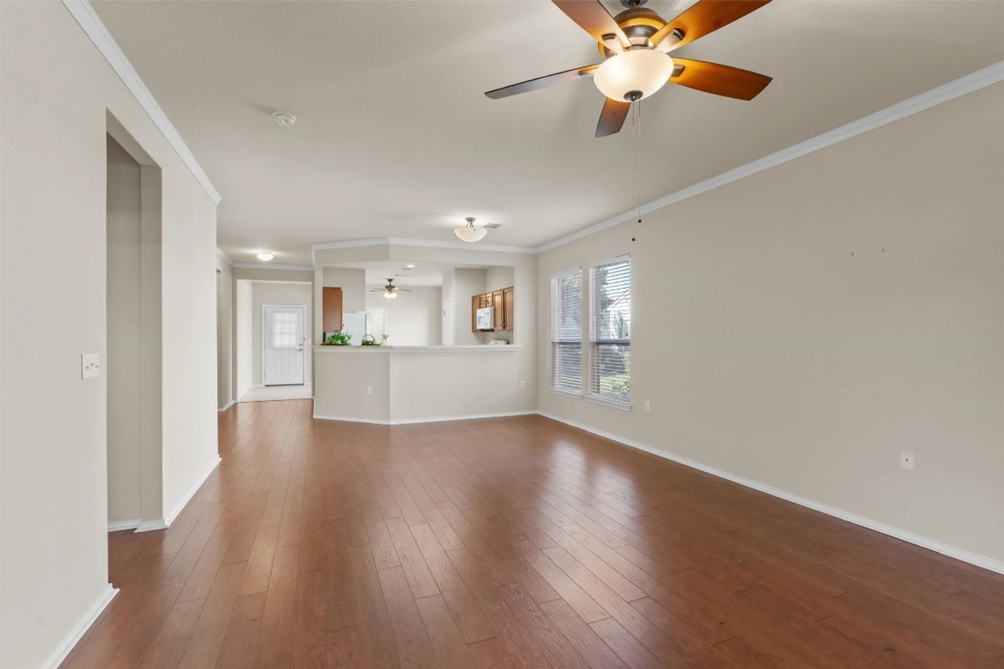 Property Slideshow image 18 of 31 | 337 portsmouth dr, Georgetown, TX, 78633