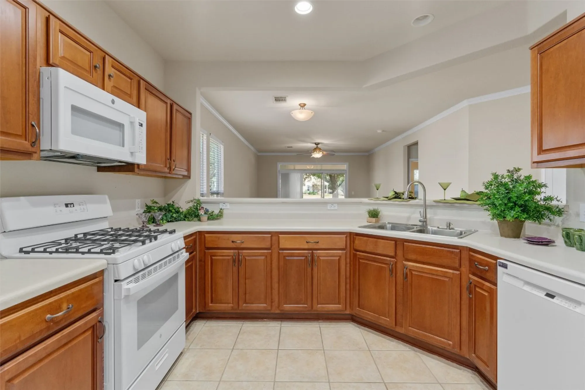 Property Slideshow image 11 of 31 | 337 portsmouth dr, Georgetown, TX, 78633