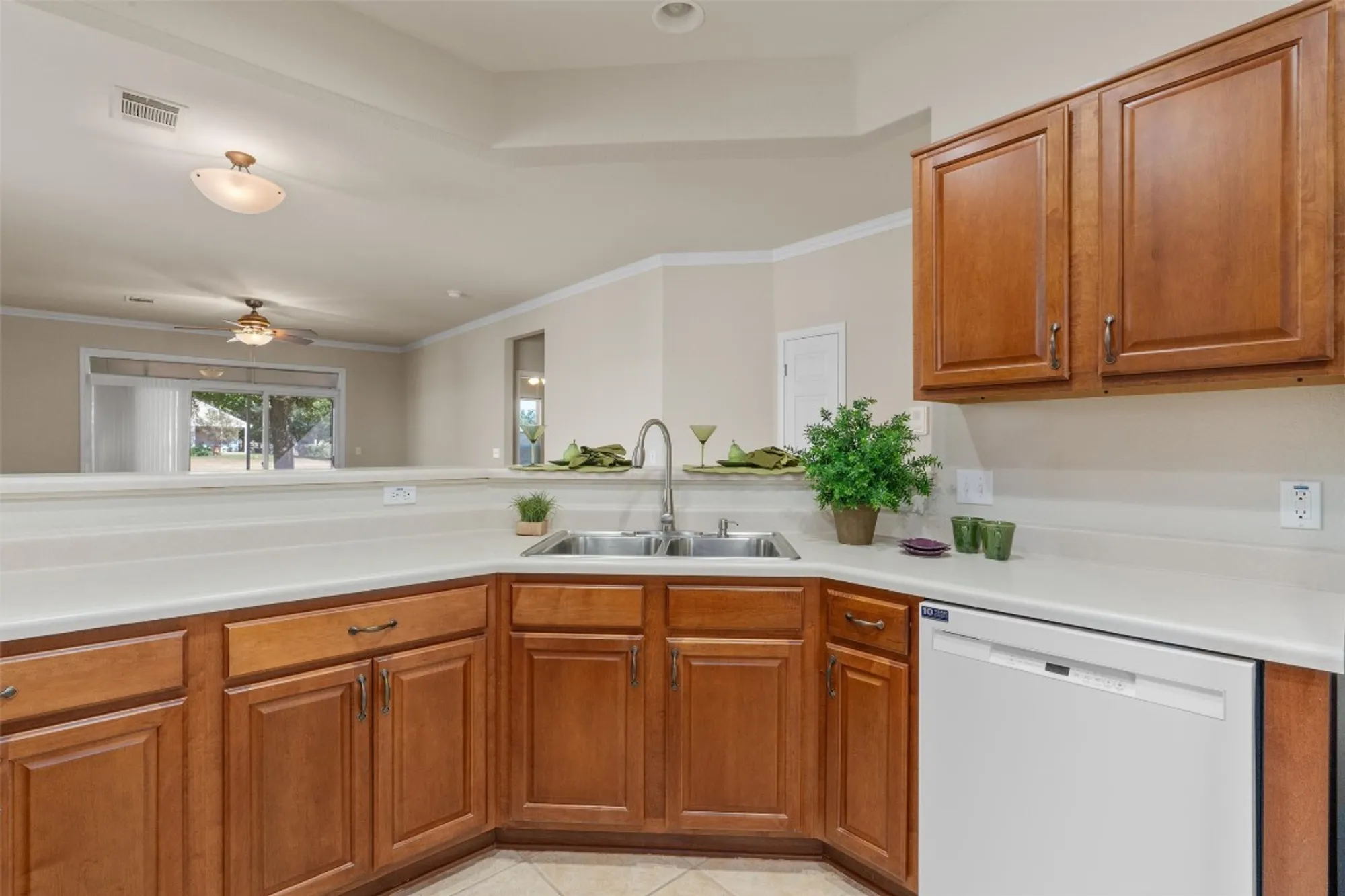 Property Slideshow image 13 of 31 | 337 portsmouth dr, Georgetown, TX, 78633