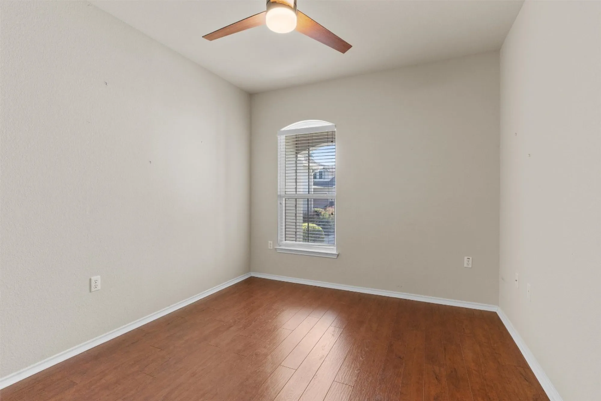 Property Slideshow image 23 of 31 | 337 portsmouth dr, Georgetown, TX, 78633