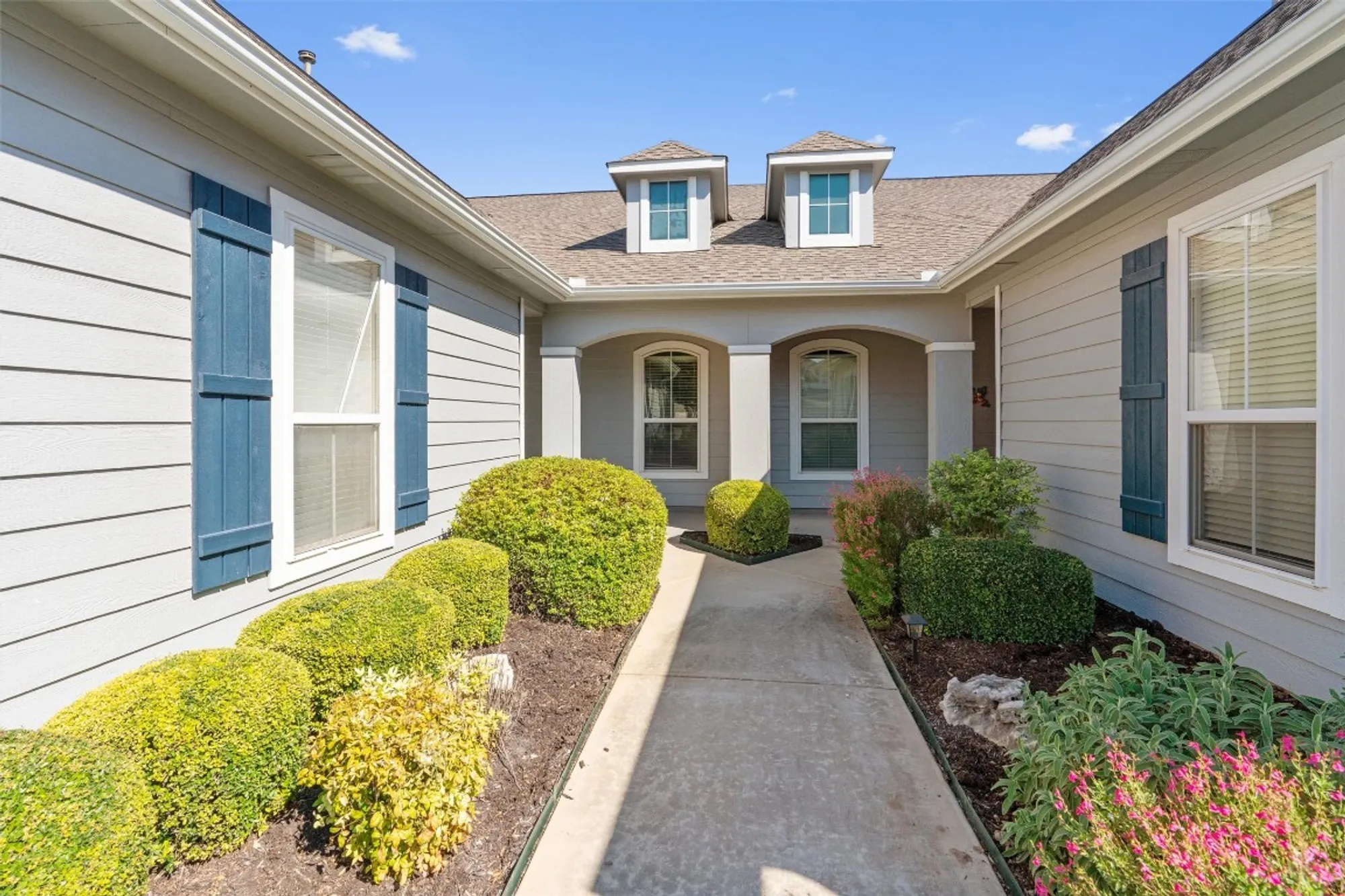 Property Slideshow image 4 of 31 | 337 portsmouth dr, Georgetown, TX, 78633