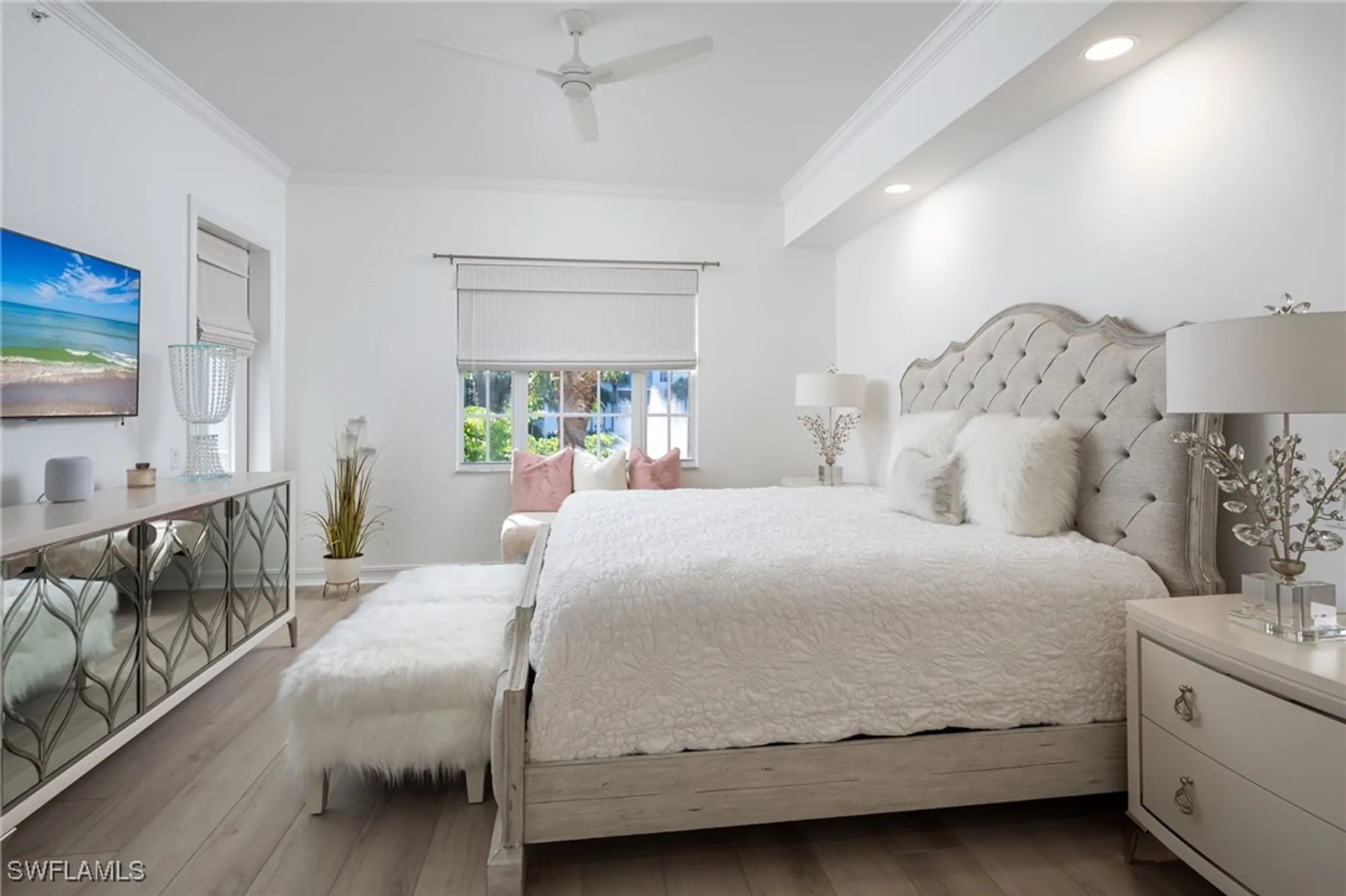 Property Slideshow image 10 of 22 | 815 bentwater cir 101, Naples, FL, 34108