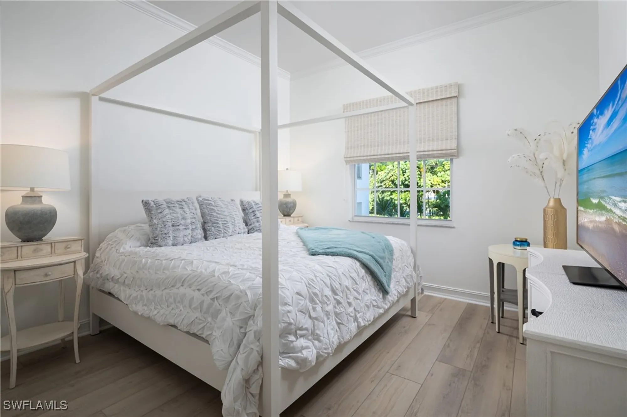 Property Slideshow image 12 of 22 | 815 bentwater cir 101, Naples, FL, 34108