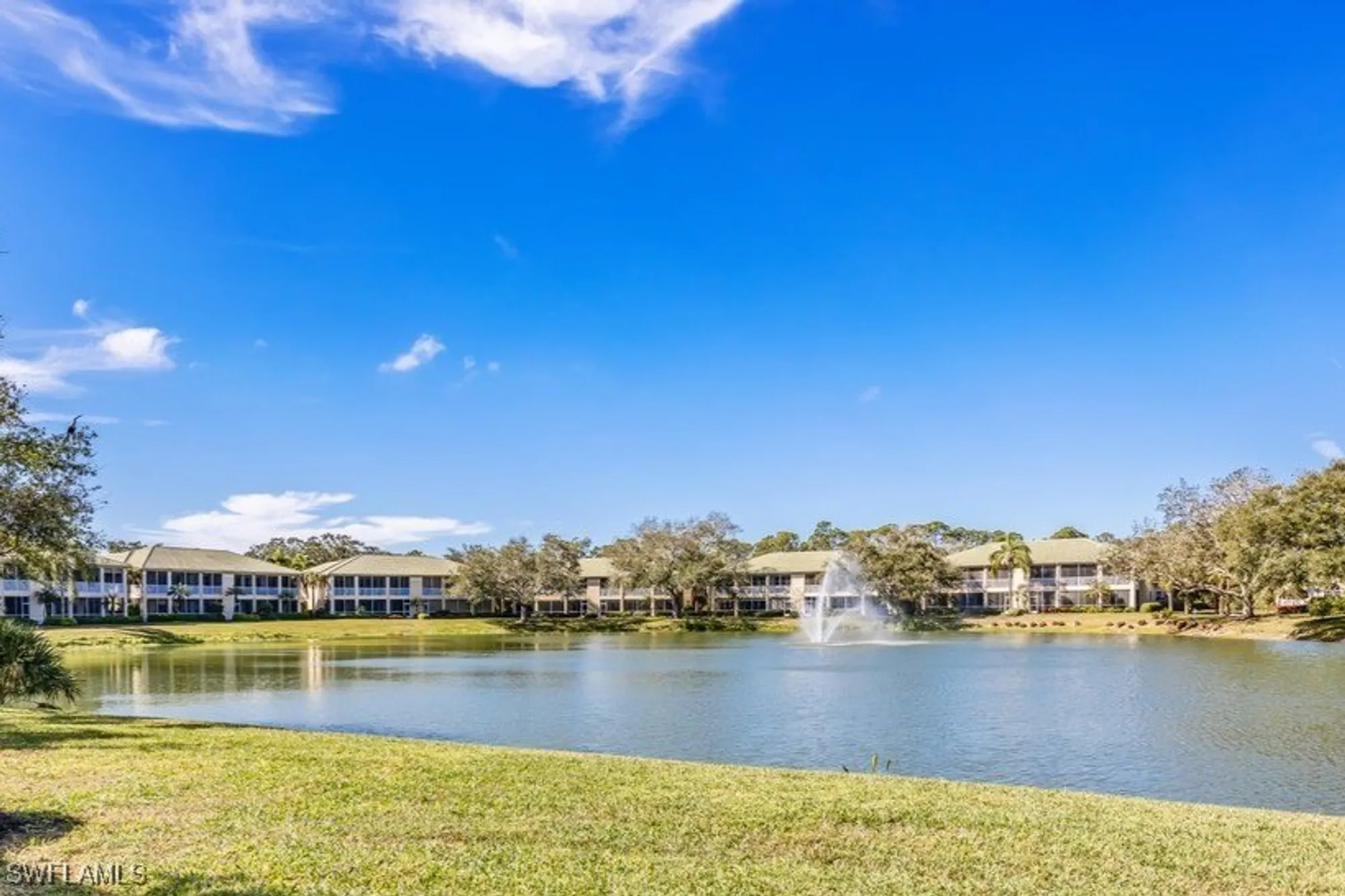 Property Slideshow image 19 of 32 | 558 vintage reserve ln # 19b, Naples, FL, 34119