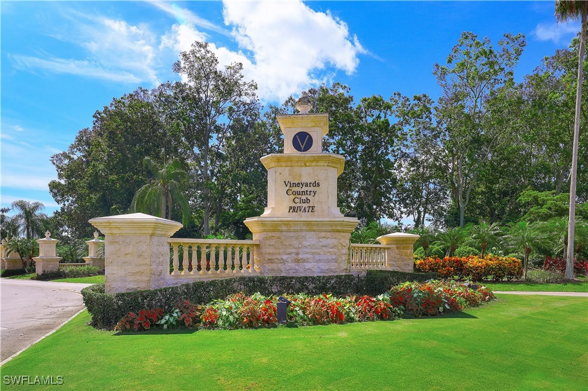 Property Slideshow image 24 of 32 | 558 vintage reserve ln # 19b, Naples, FL, 34119