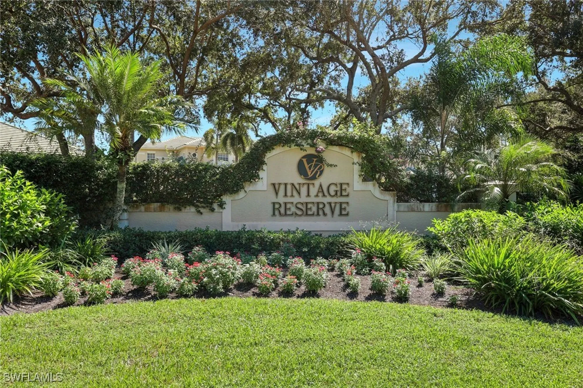 Property Slideshow image 2 of 32 | 558 vintage reserve ln # 19b, Naples, FL, 34119