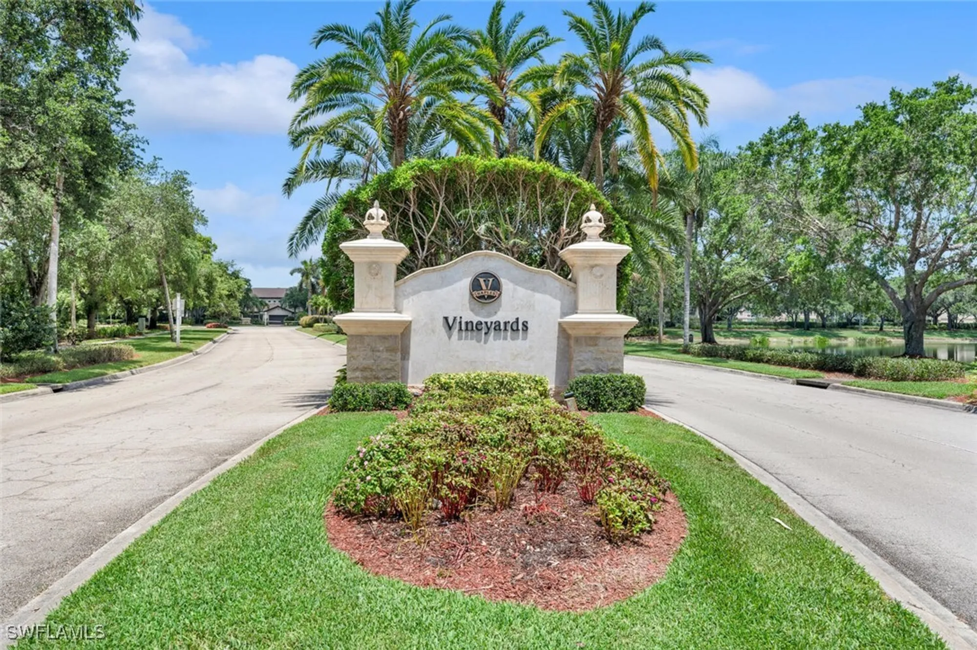 Property Slideshow image 23 of 32 | 558 vintage reserve ln # 19b, Naples, FL, 34119