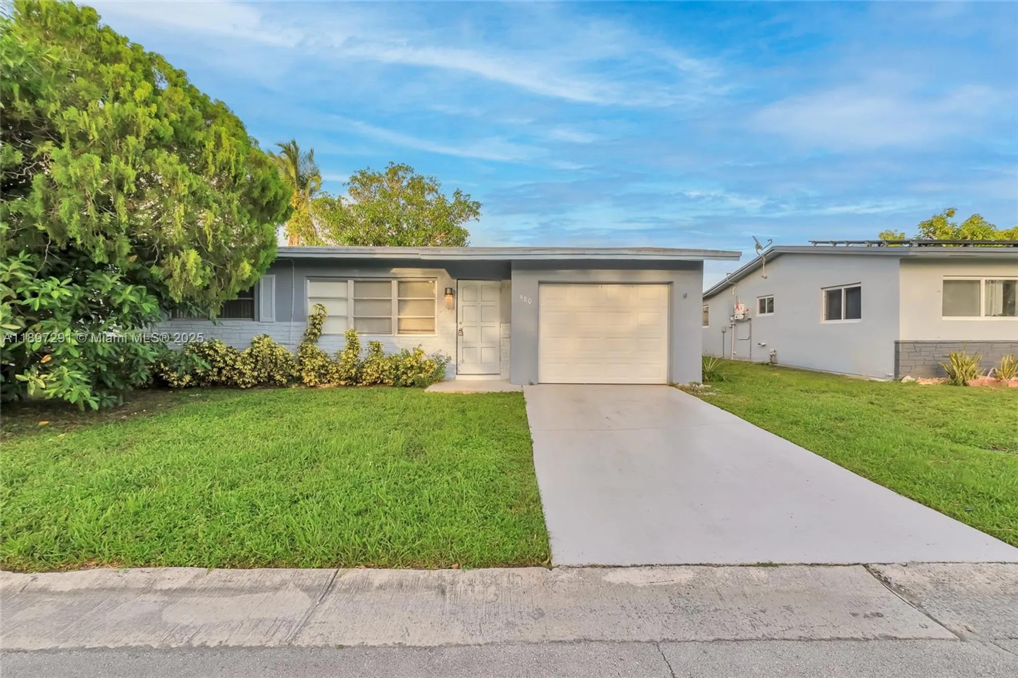 Property Slideshow image 18 of 27 | 980 nw 69th ave, Margate, FL, 33063