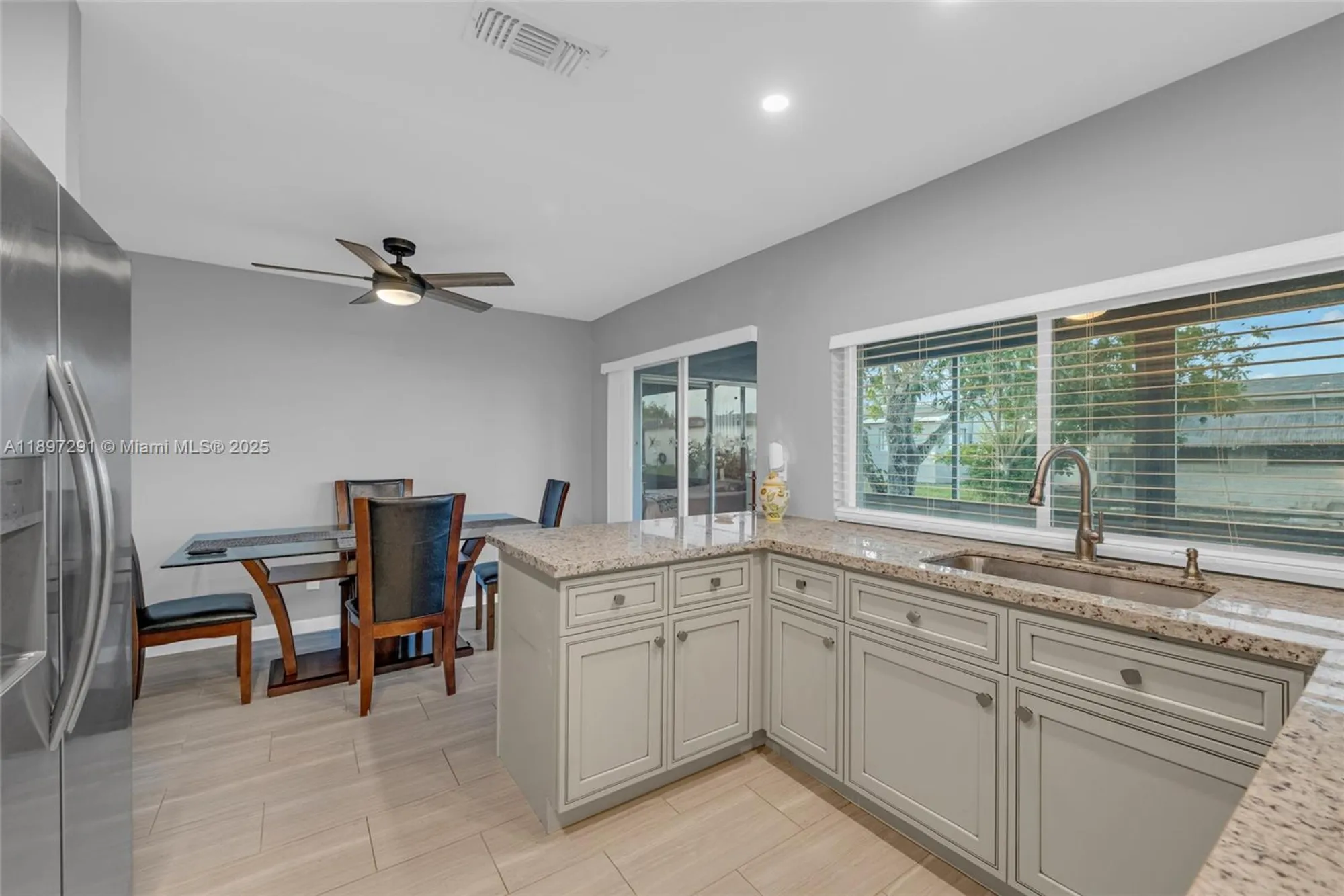 Property Slideshow image 11 of 27 | 980 nw 69th ave, Margate, FL, 33063