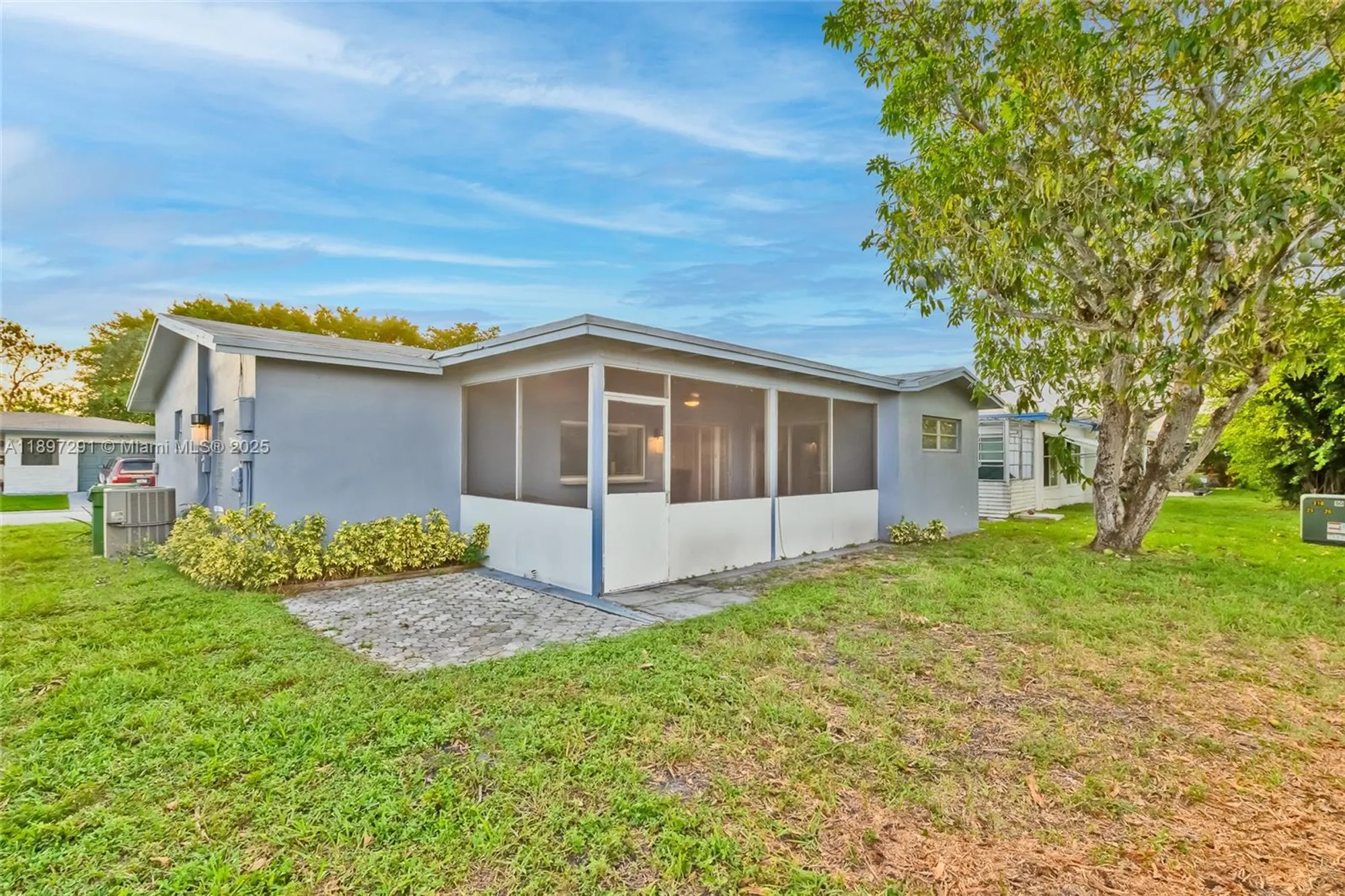 Property Slideshow image 21 of 27 | 980 nw 69th ave, Margate, FL, 33063